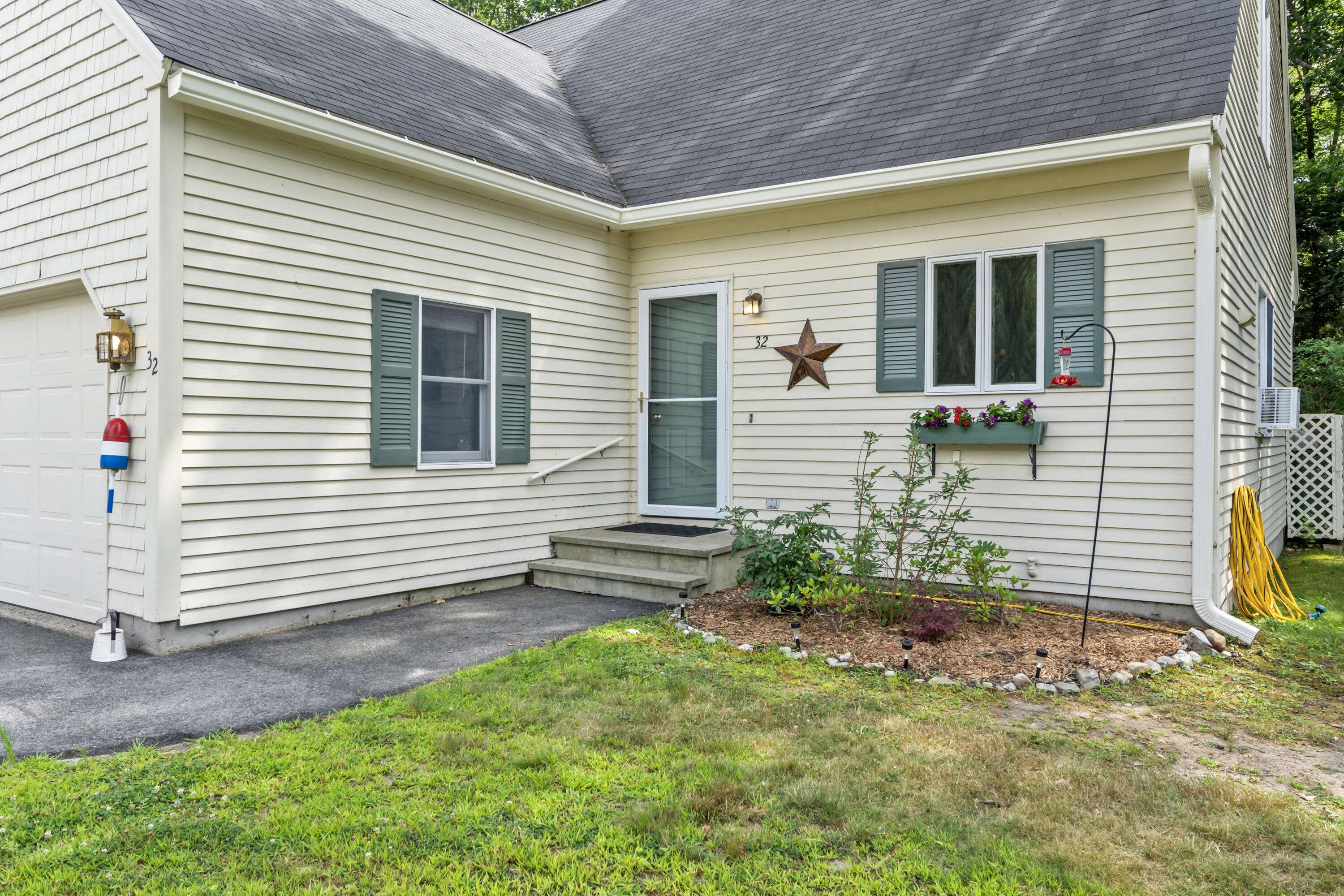 Kennebunk, ME 04043,32 Chickadee LN #32