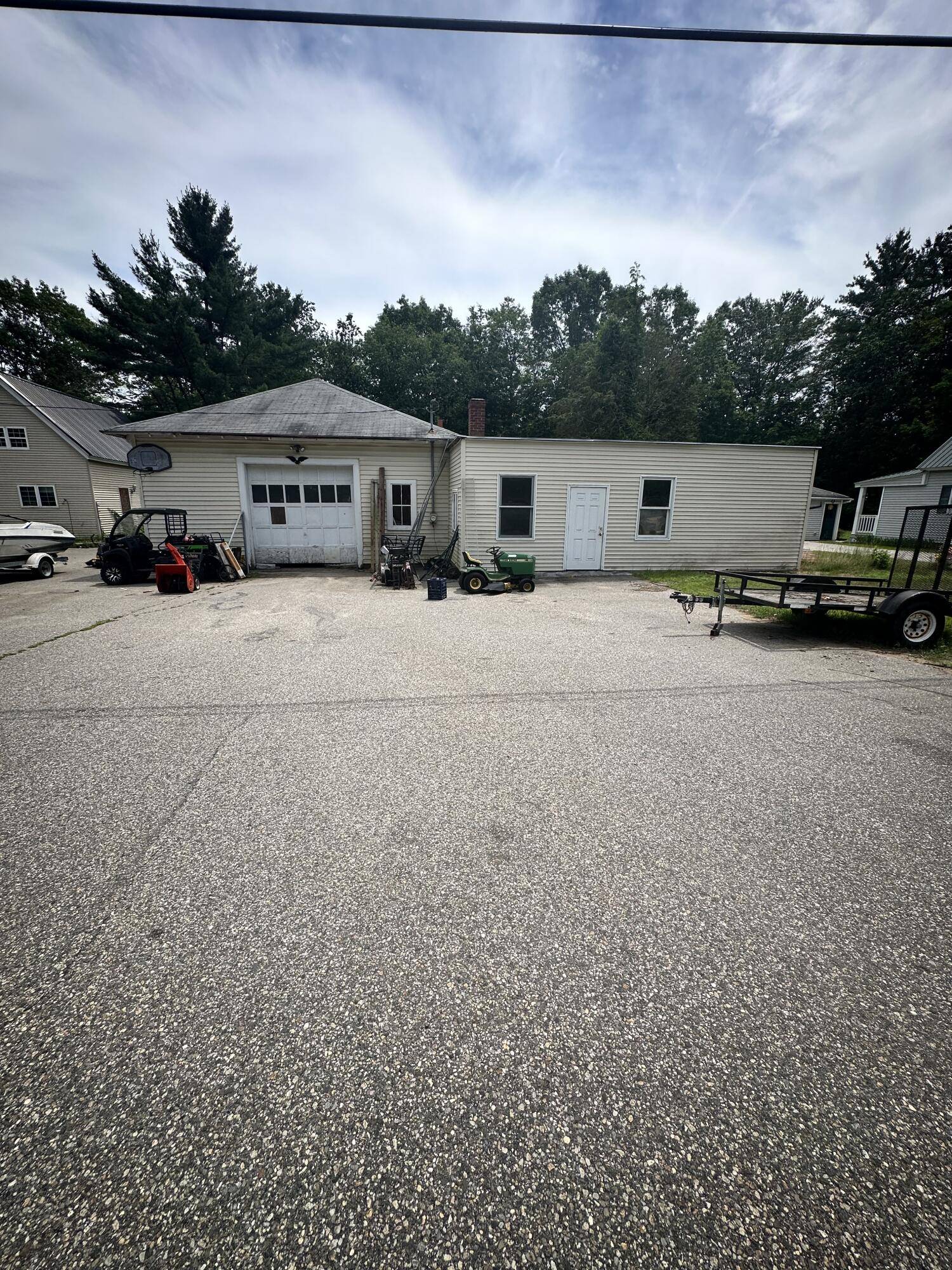 Alfred, ME 04002,58 Sanford RD