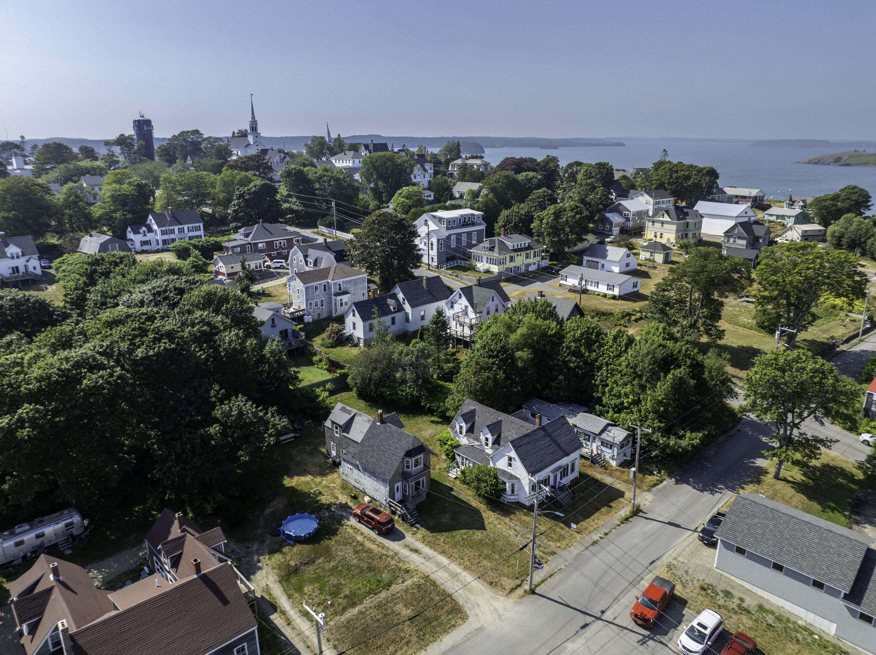 Lubec, ME 04652,27 Pleasant ST