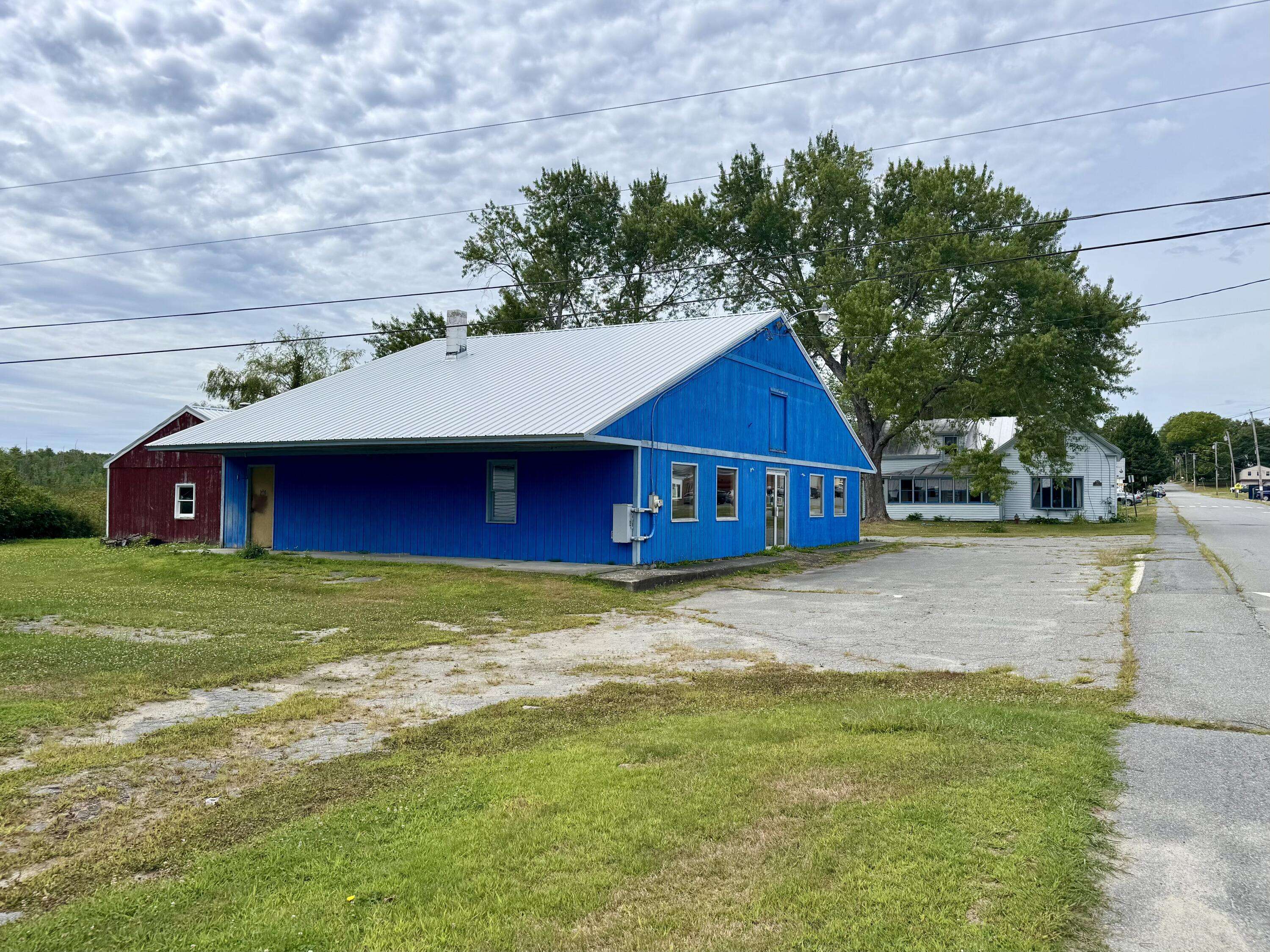 Oakland, ME 04963,16 Heath ST