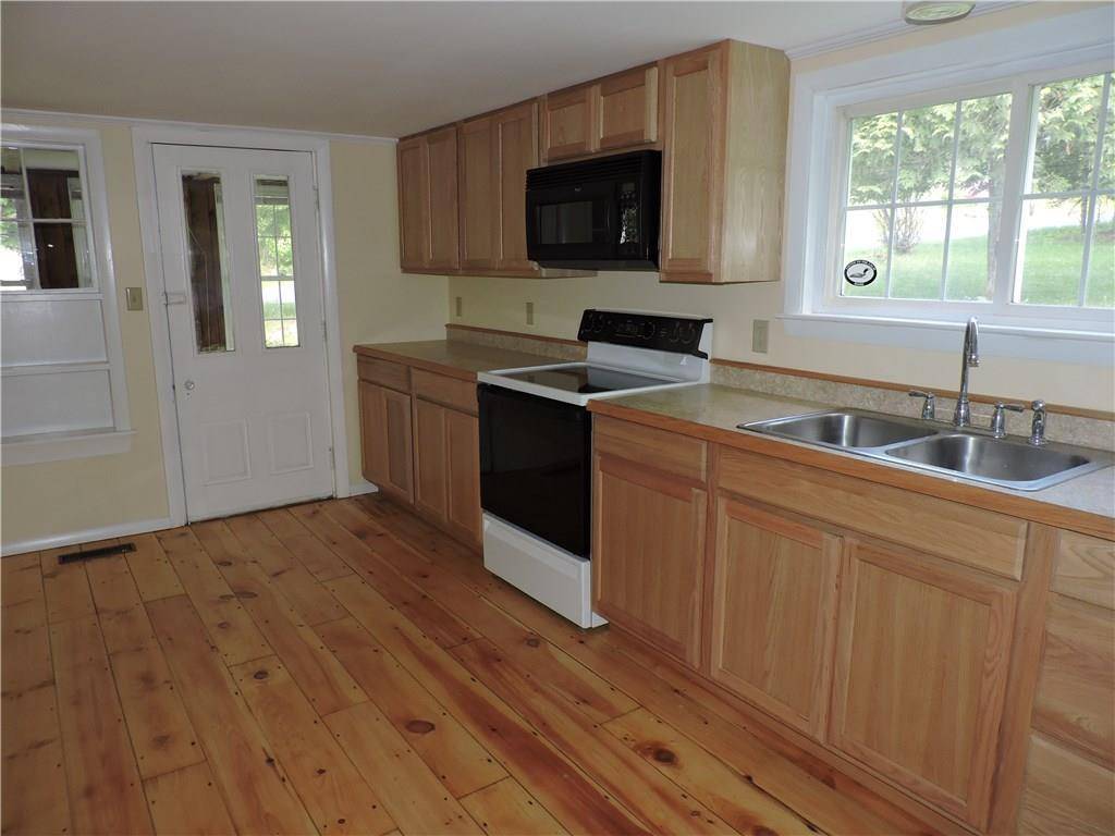 Dover-foxcroft, ME 04426,962 Greeley Landing RD