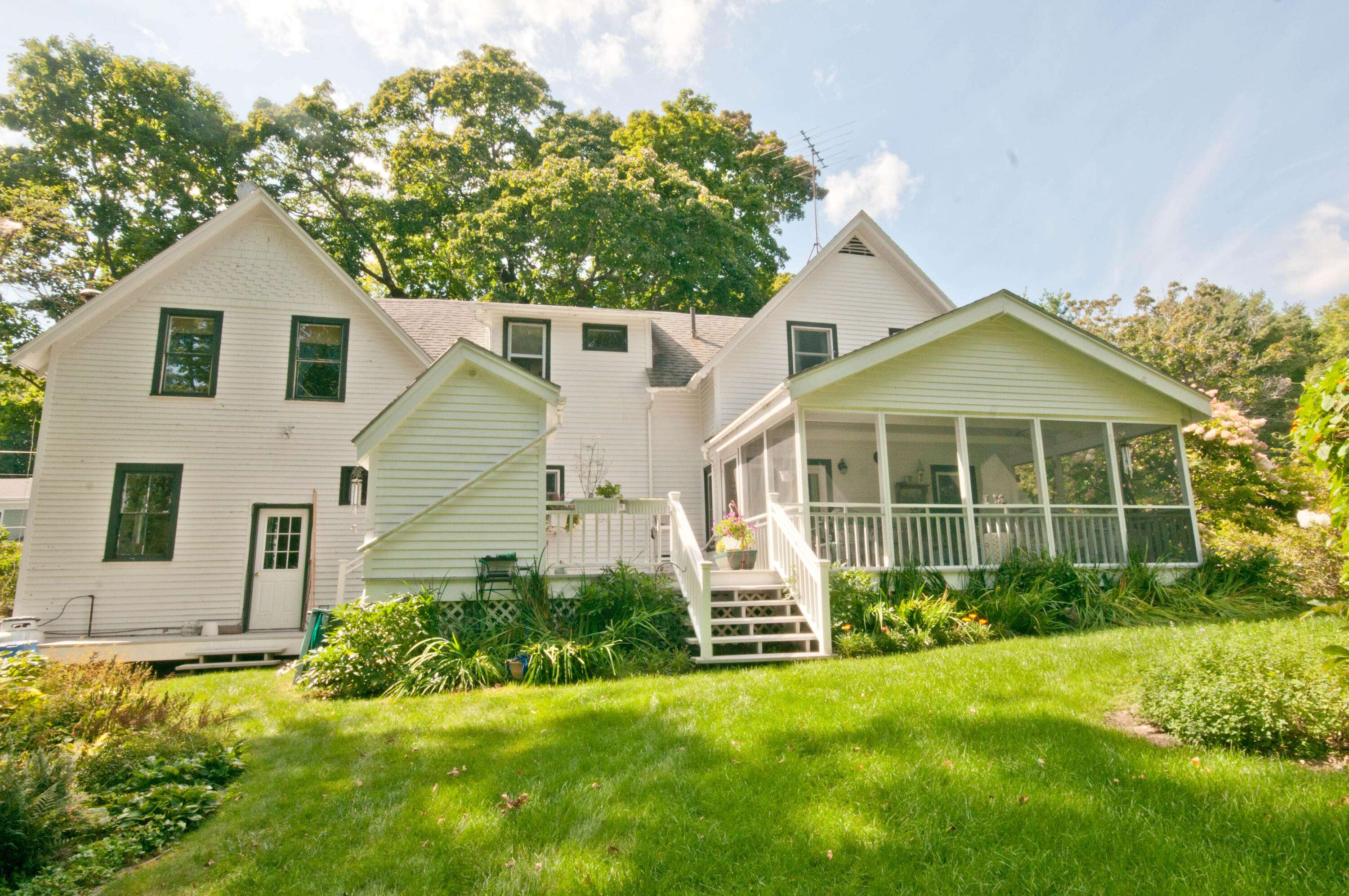 Ellsworth, ME 04605,23 Chapel ST