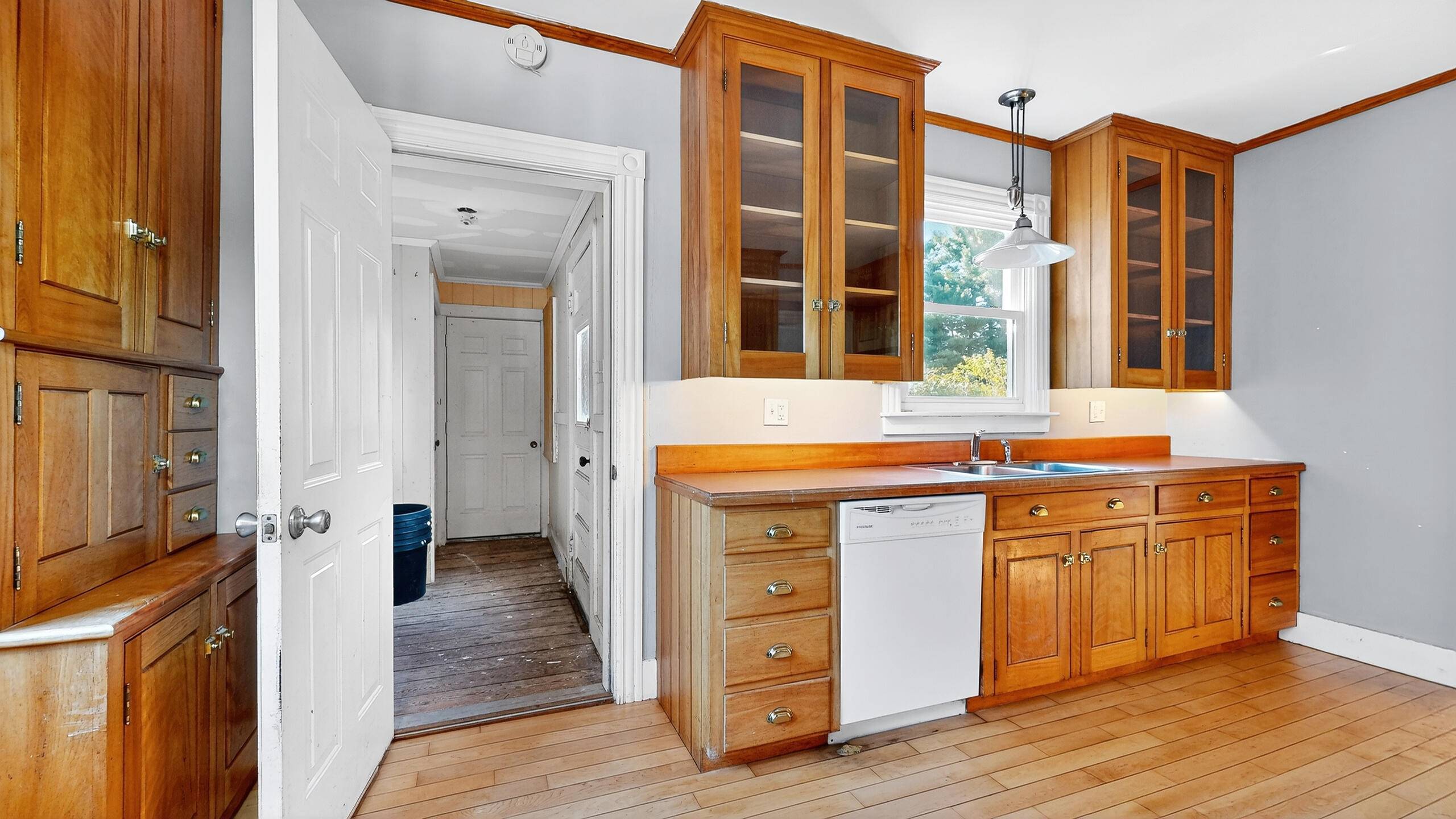 Gorham, ME 04038,852 Gray RD