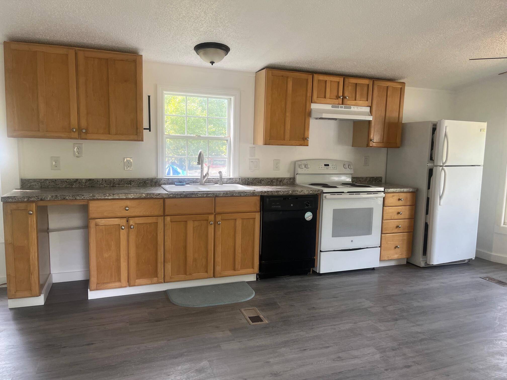 China, ME 04358,72 Chadwick WAY