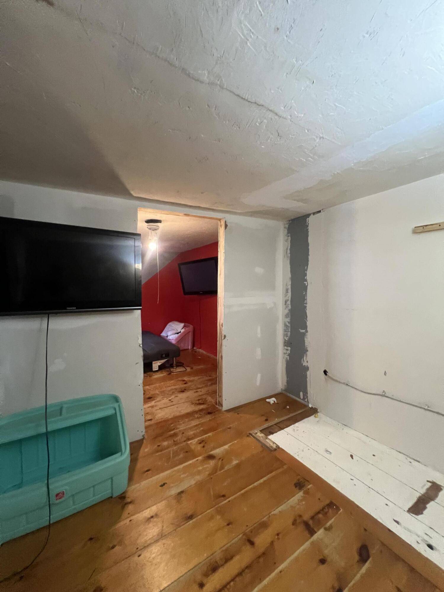 Hollis, ME 04042,62 Nichols LN