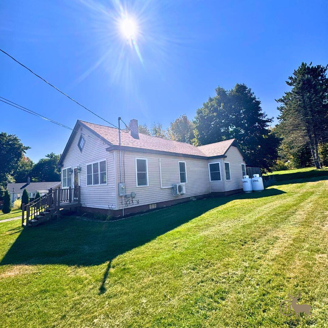 Carmel, ME 04419,1016 Main RD