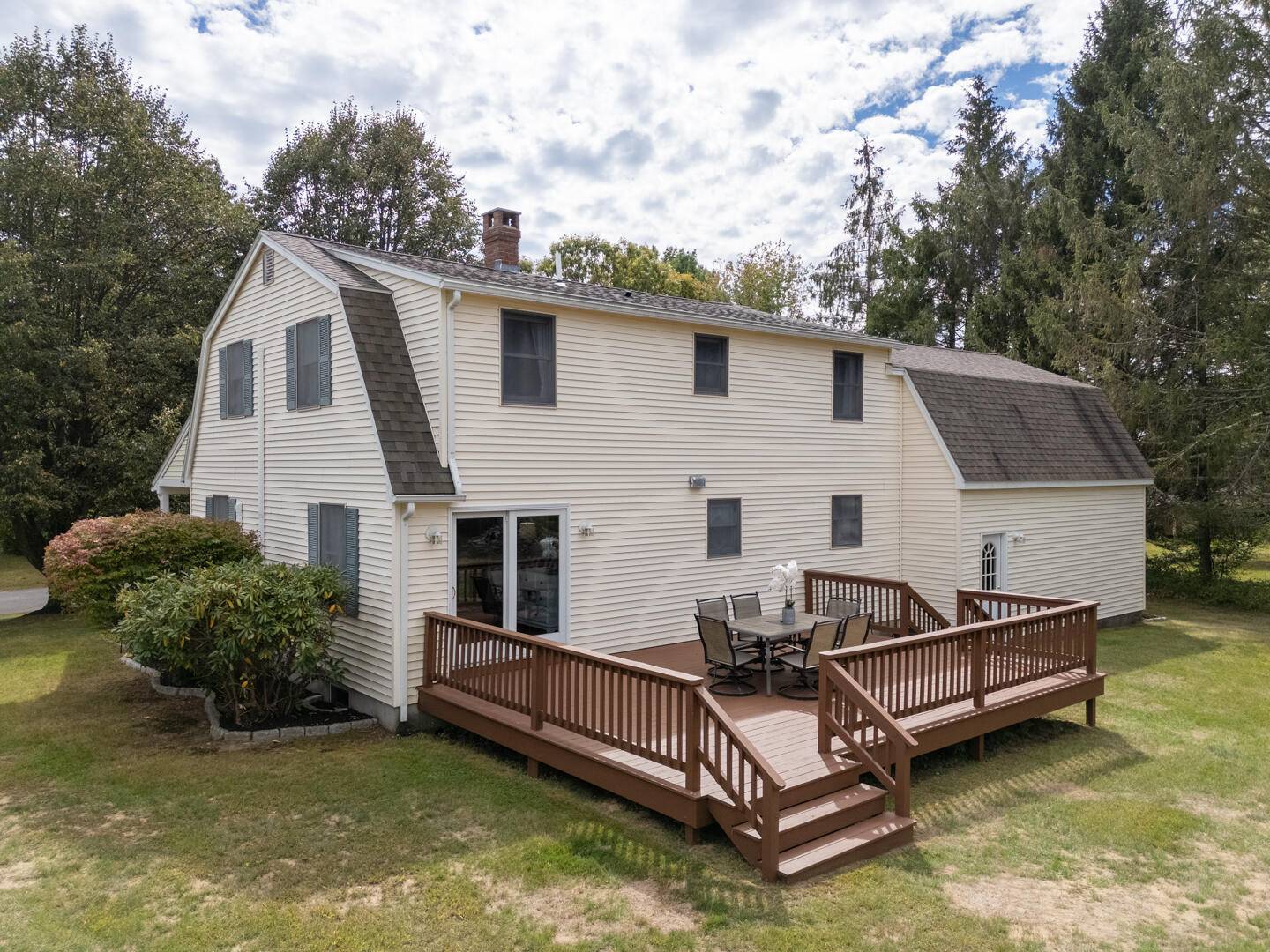 South Berwick, ME 03908,10 Hill DR