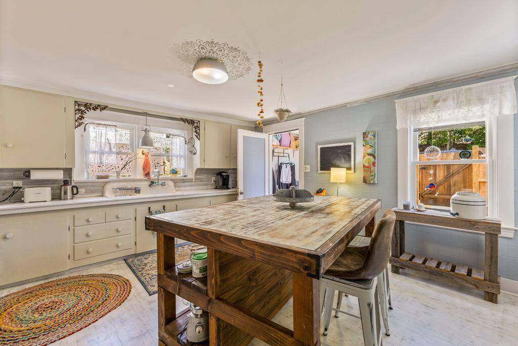 Biddeford, ME 04005,32 Dartmouth ST