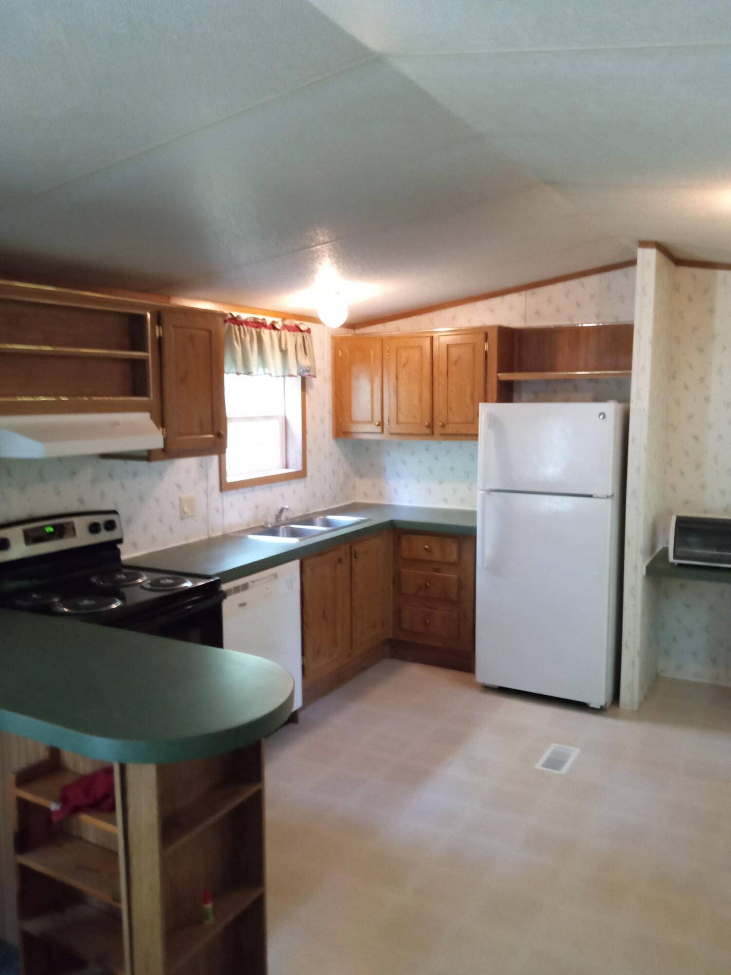 Wiscasset, ME 04578,1051 Gardiner RD #3