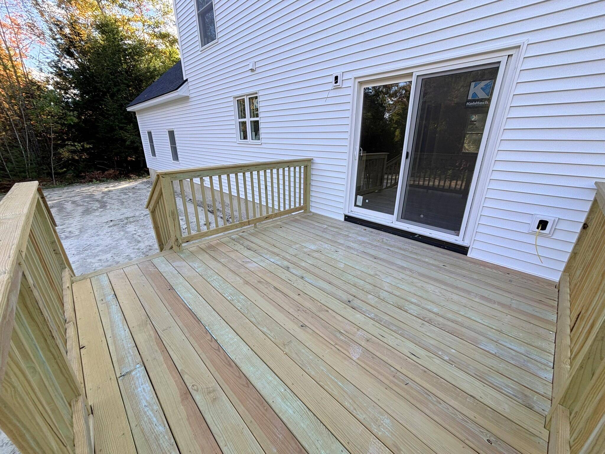 Lisbon, ME 04250,8 Hatch RD