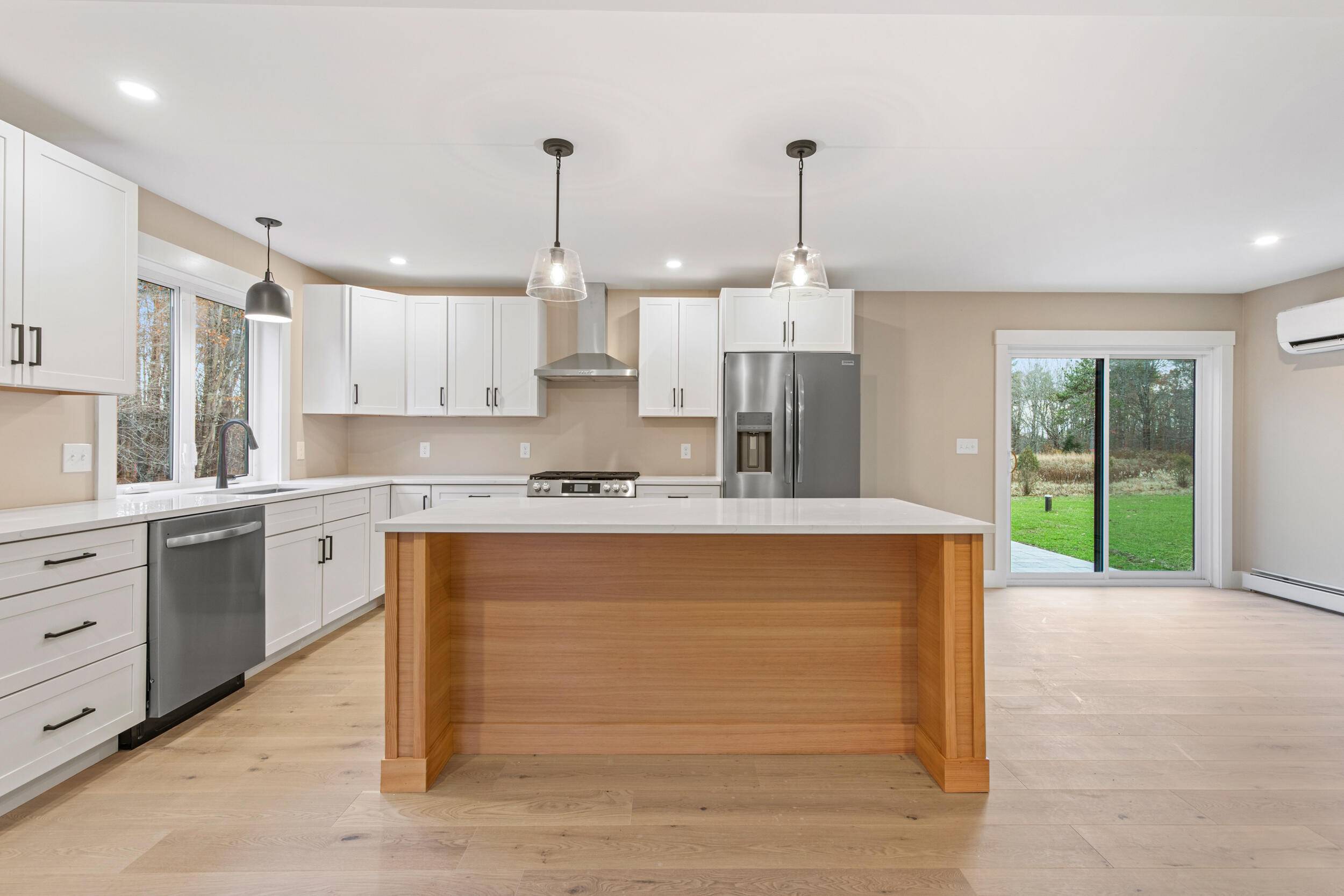 Windham, ME 04062,19 Read RD