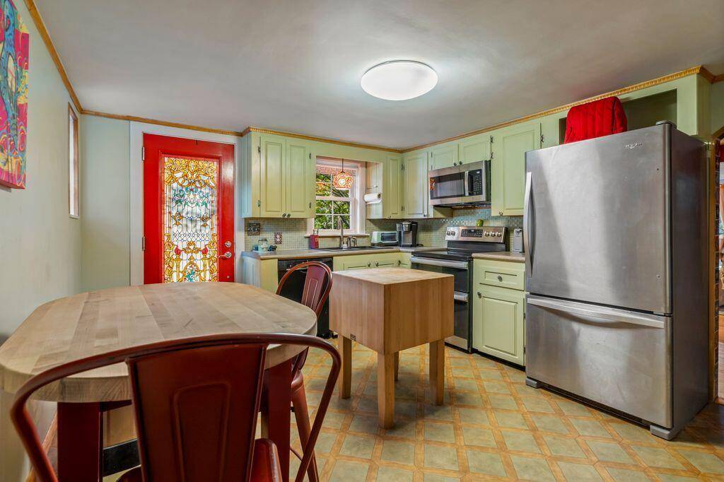 Biddeford, ME 04005,6 Victory LN