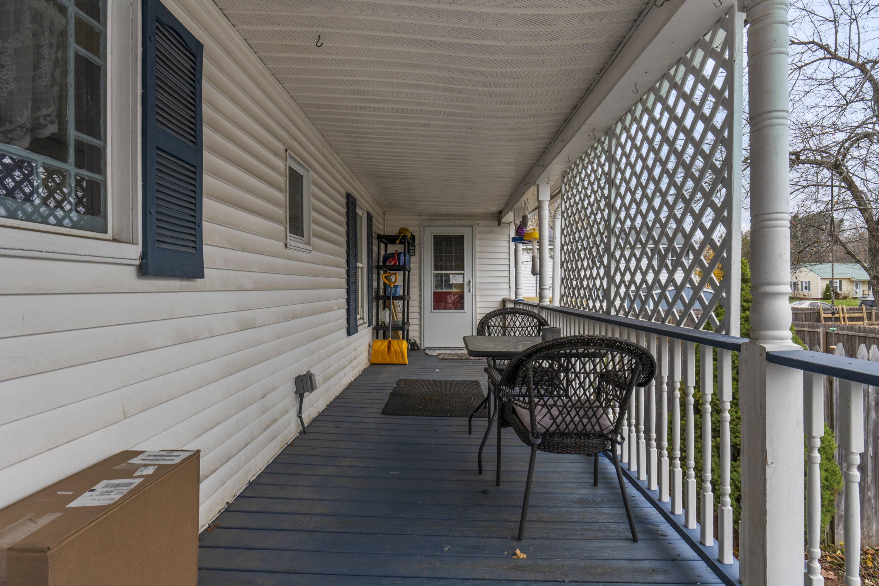 Lisbon, ME 04252,13 Middle ST