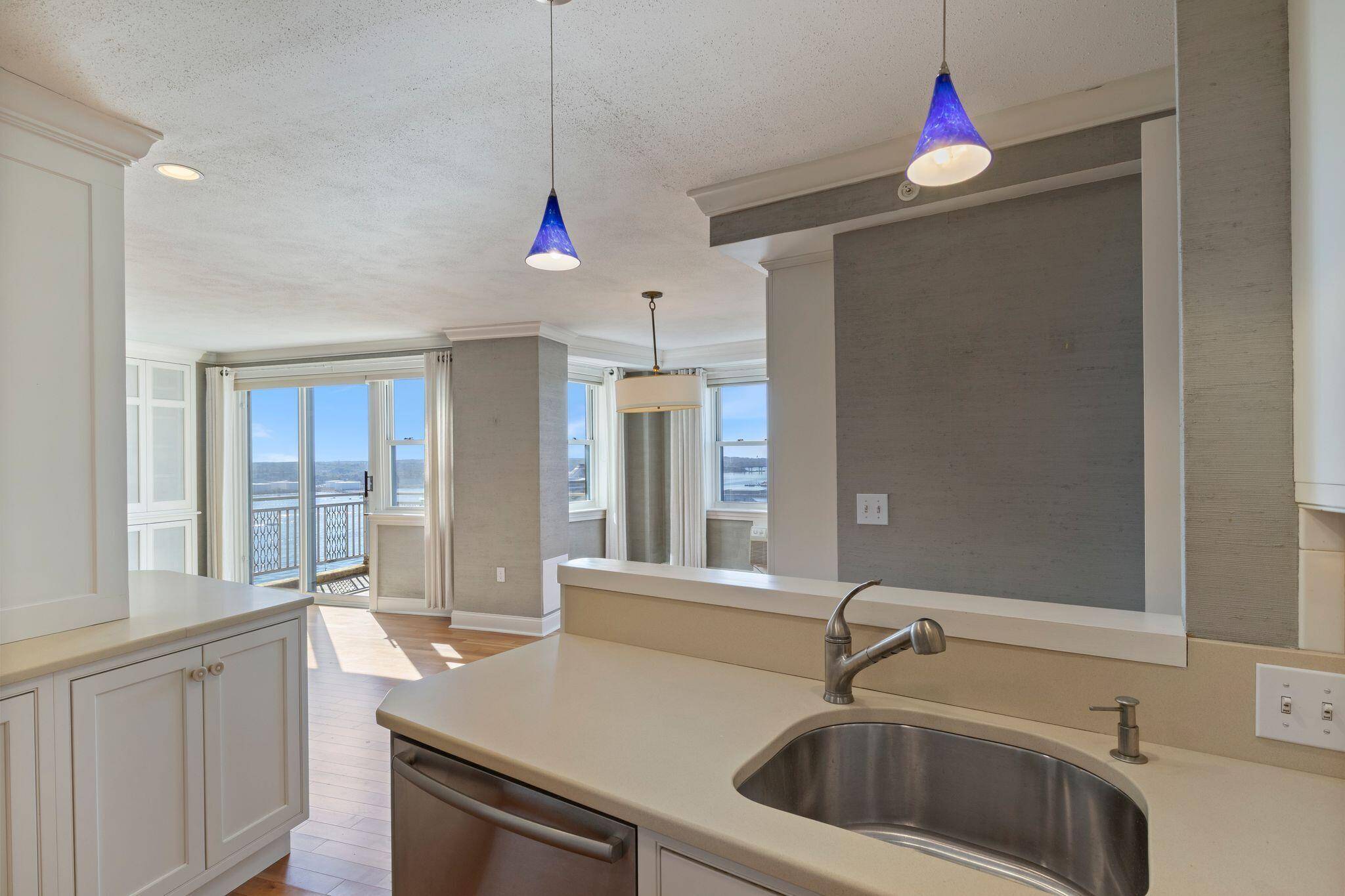 Portland, ME 04101,45 Eastern Promenade #11H