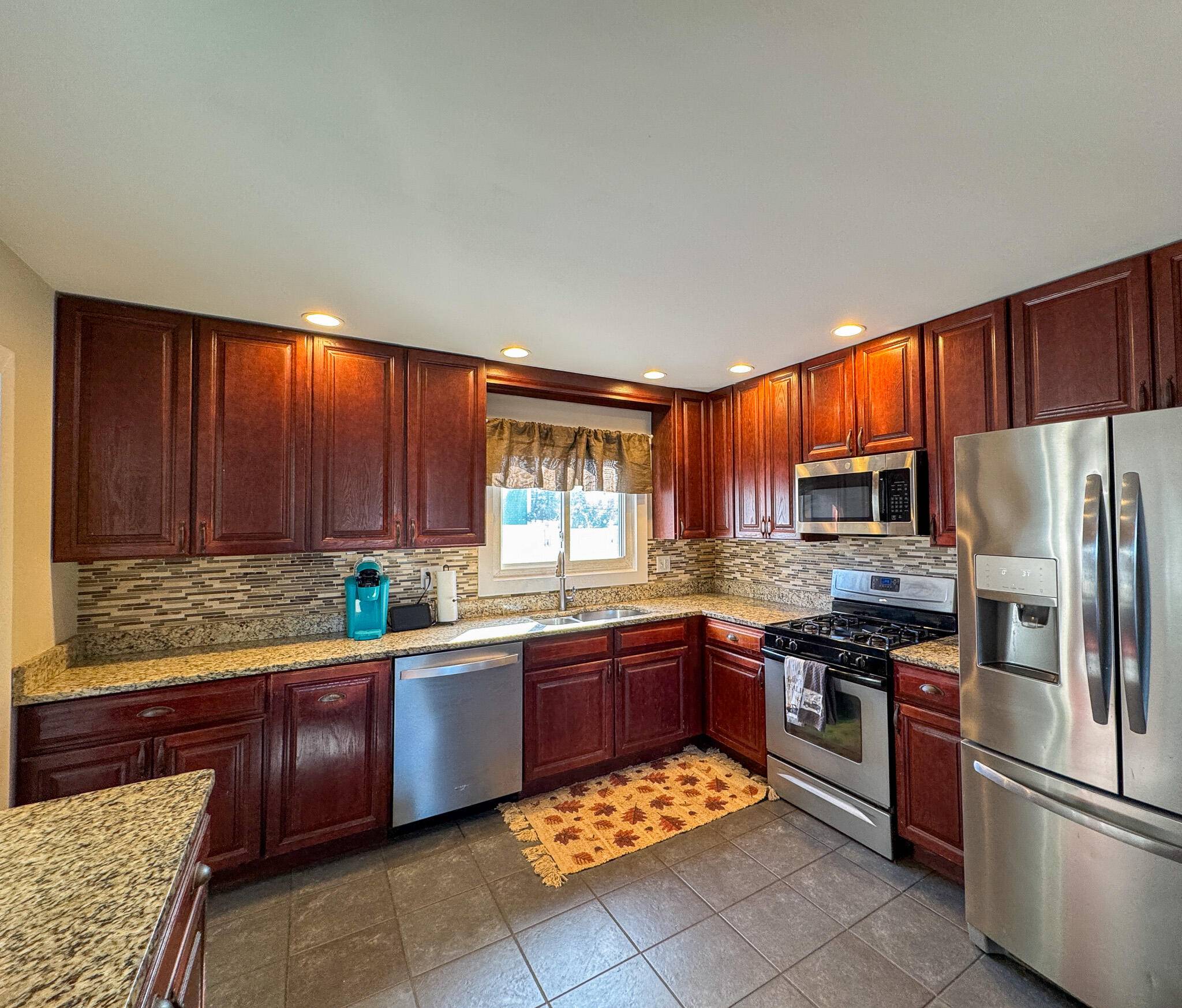 Brewer, ME 04412,3 Clover LN