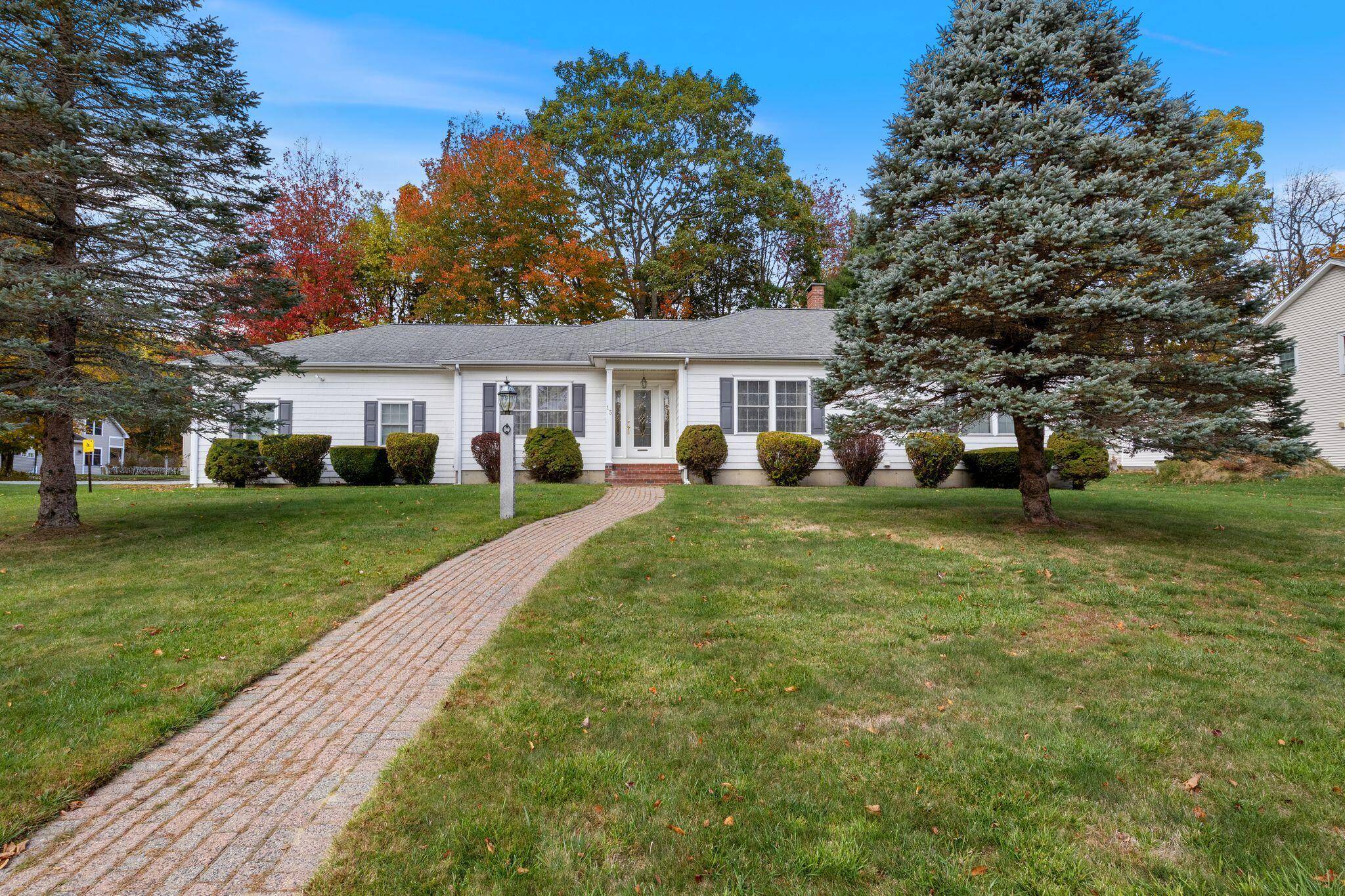 Biddeford, ME 04005,15 Mckenney DR