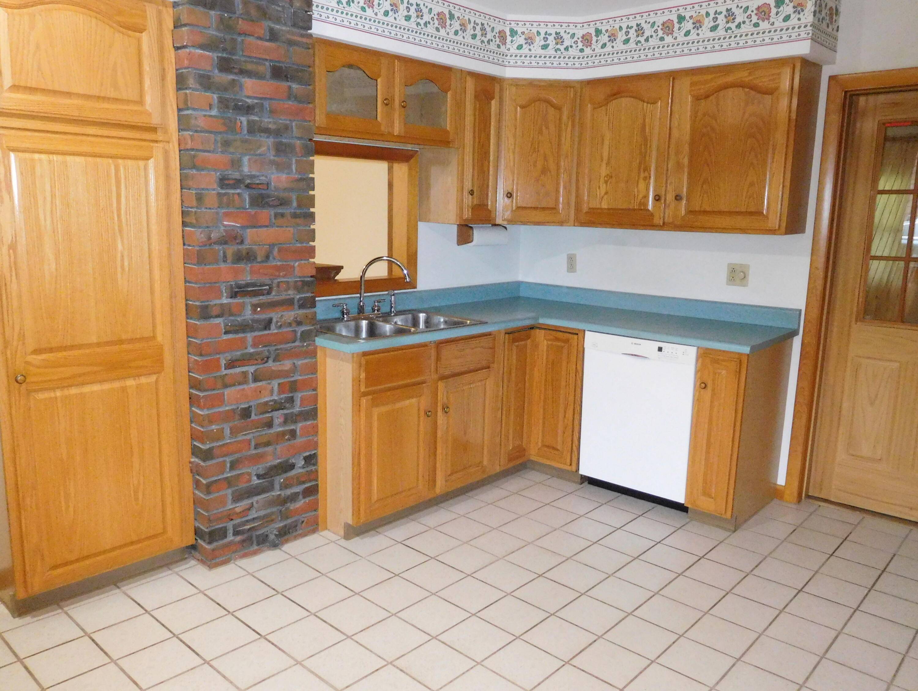 Lewiston, ME 04240,12 Burbank ST