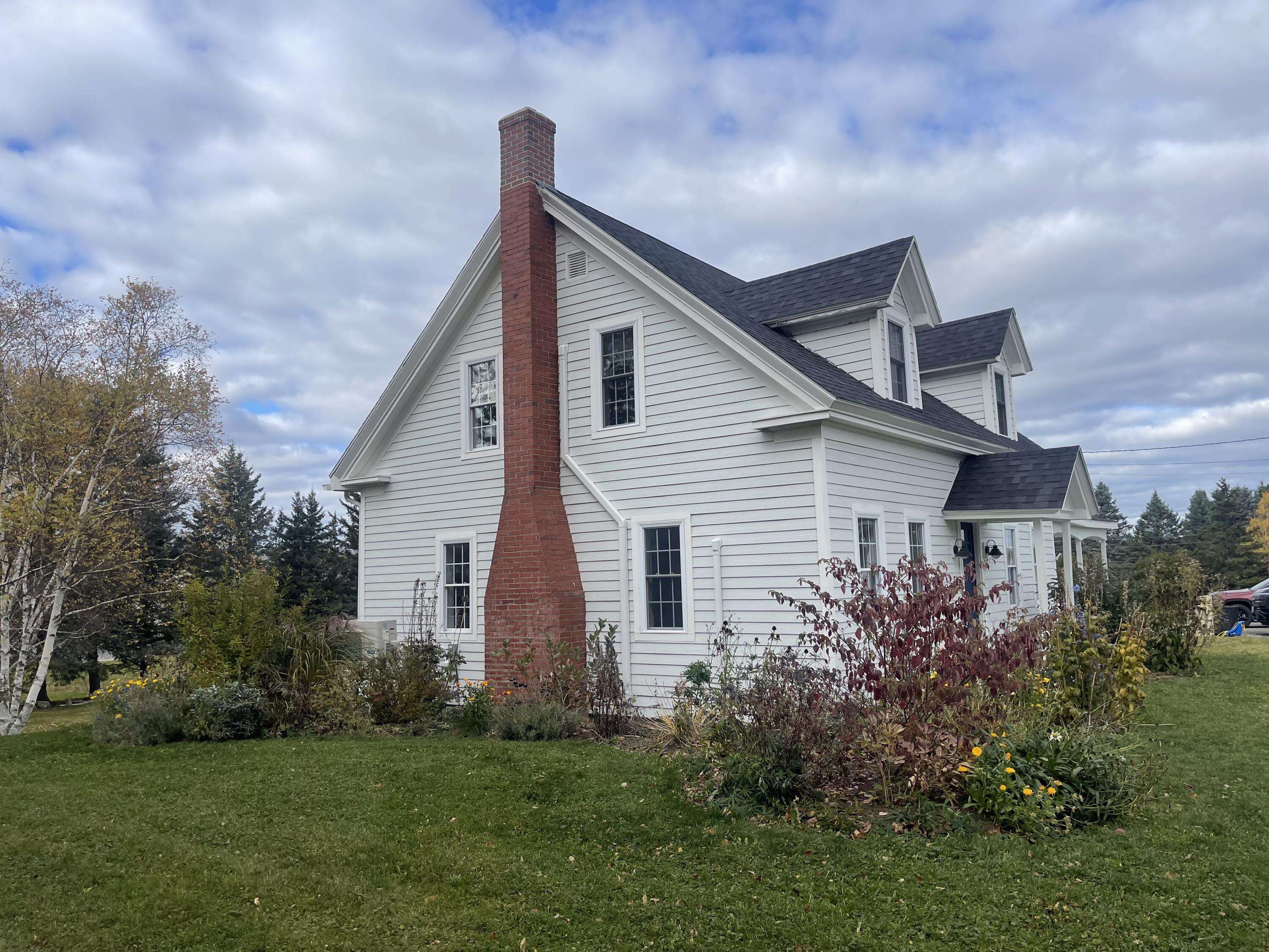 Caribou, ME 04736,896 Main ST