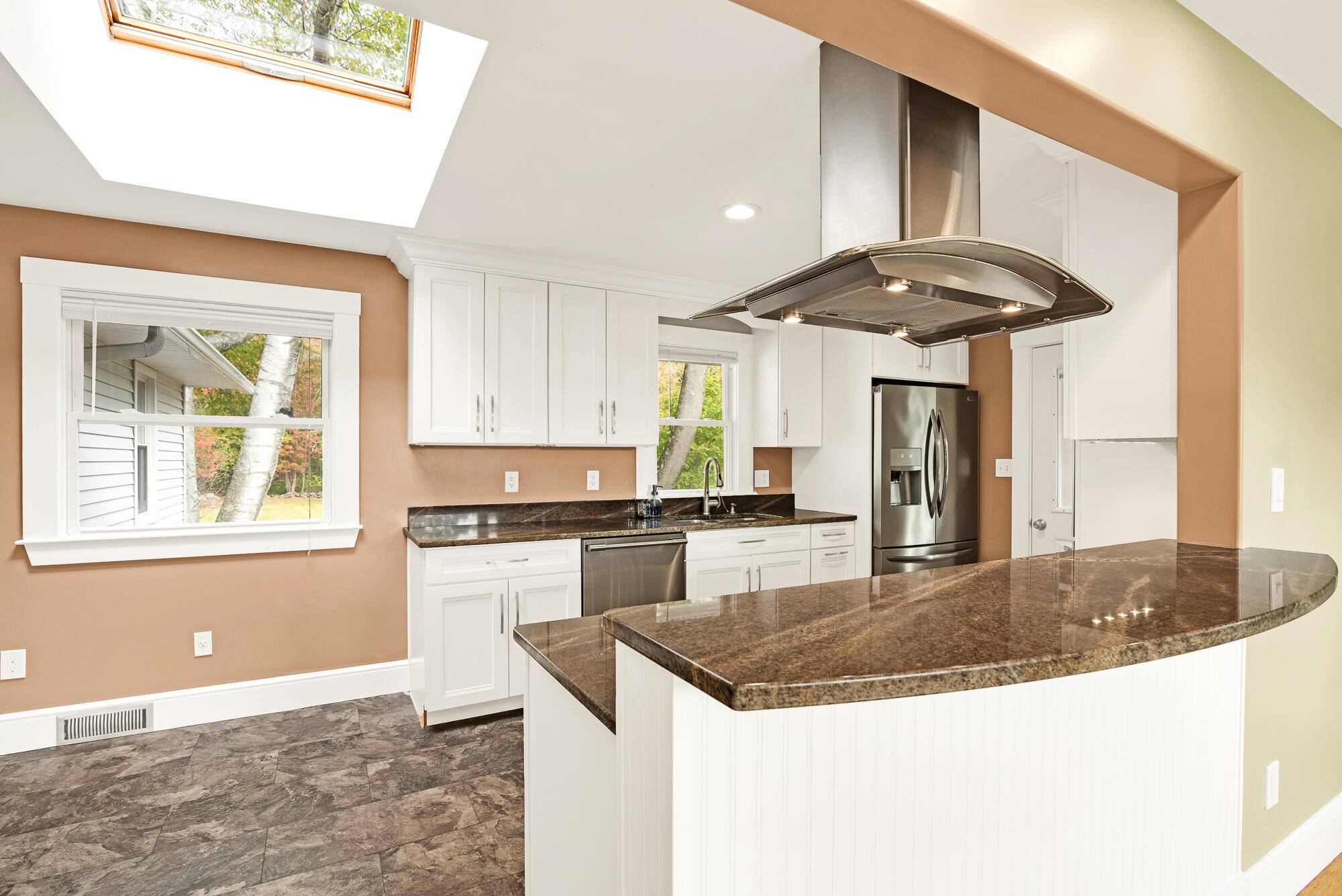 Eliot, ME 03903,1116 State RD