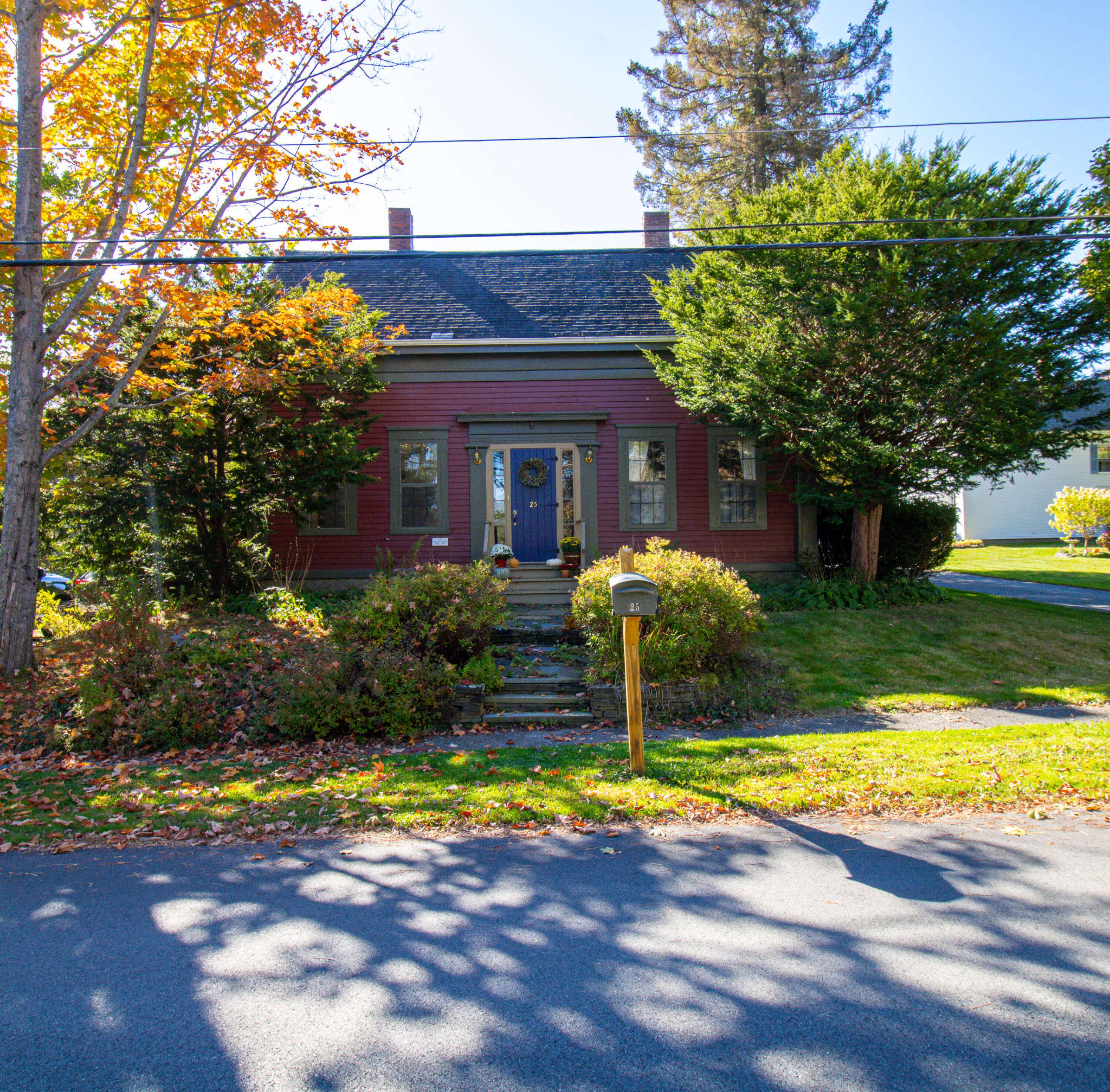 Hampden, ME 04444,25 Summer ST