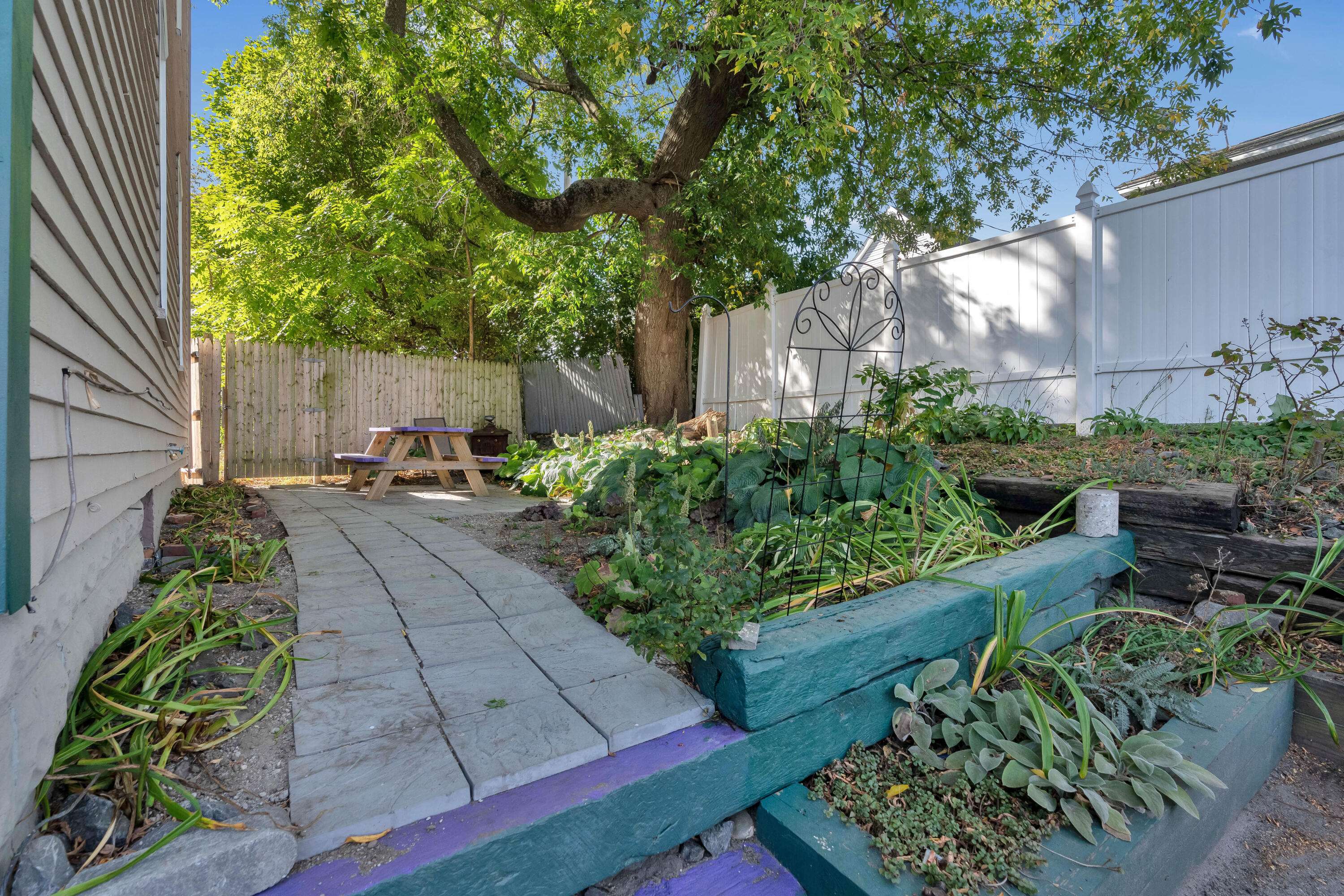 Portland, ME 04102,372 Park AVE