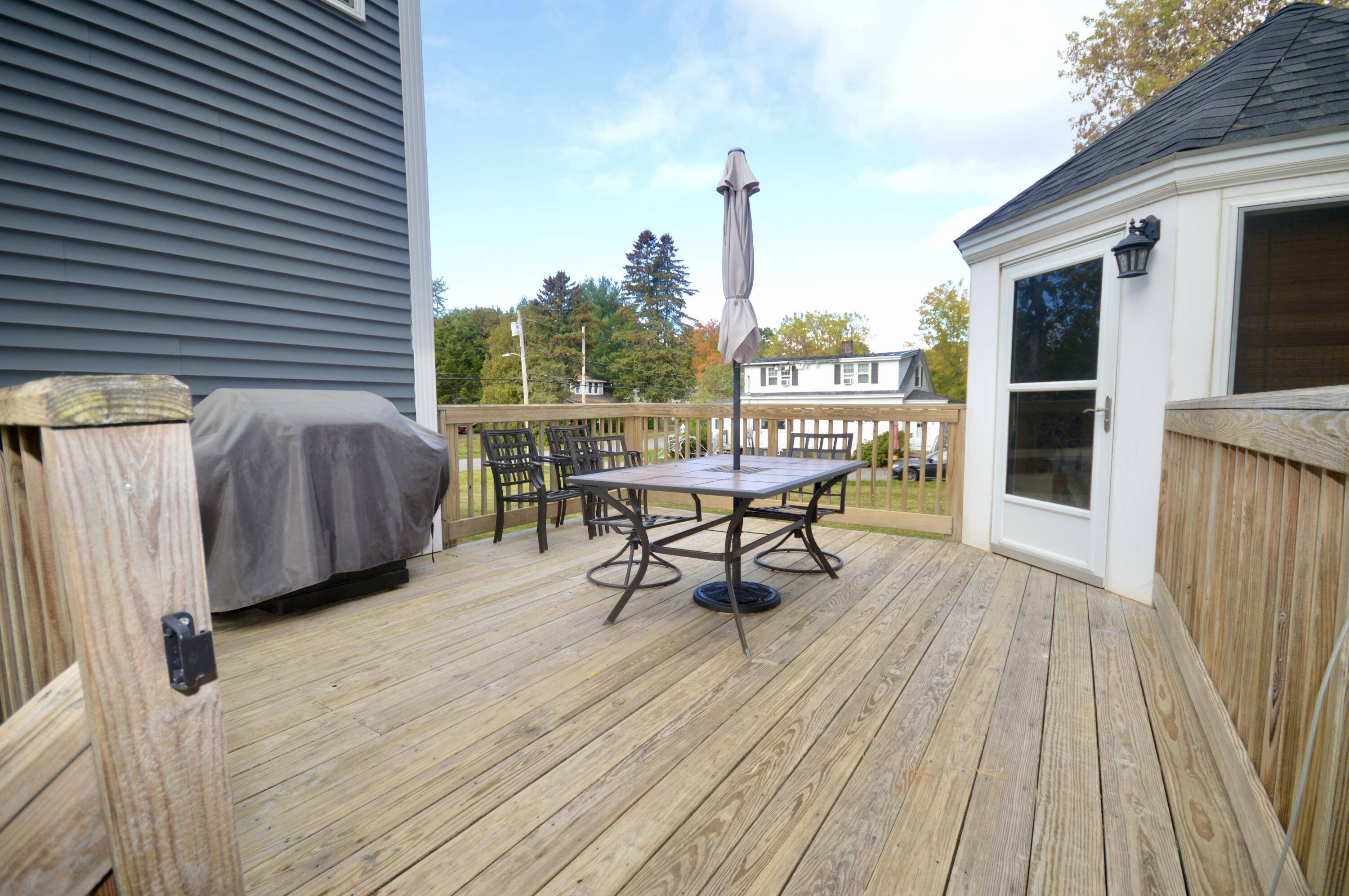 Brewer, ME 04412,48 Harlow ST