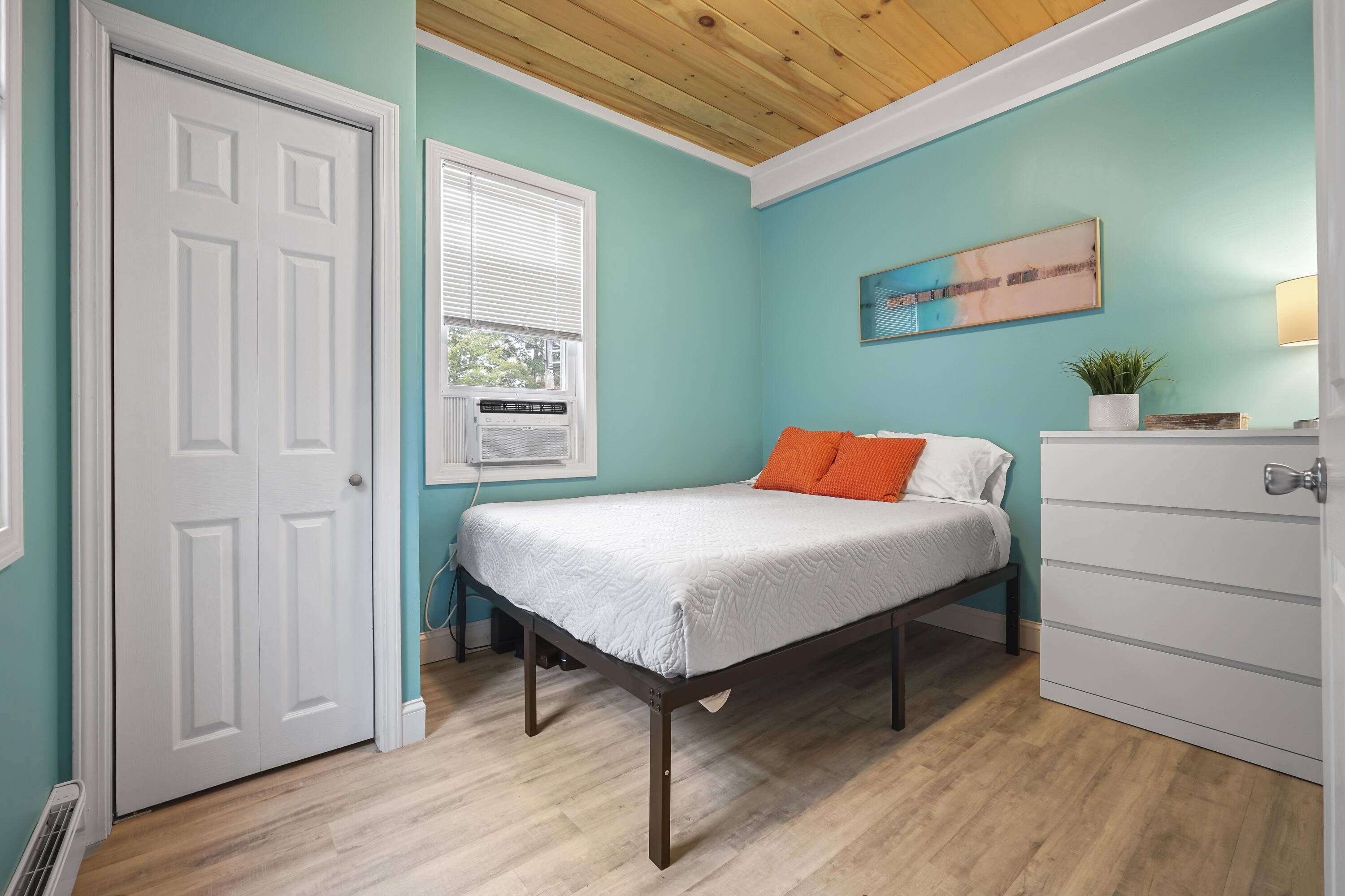 Old Orchard Beach, ME 04064,113-115 Saco AVE