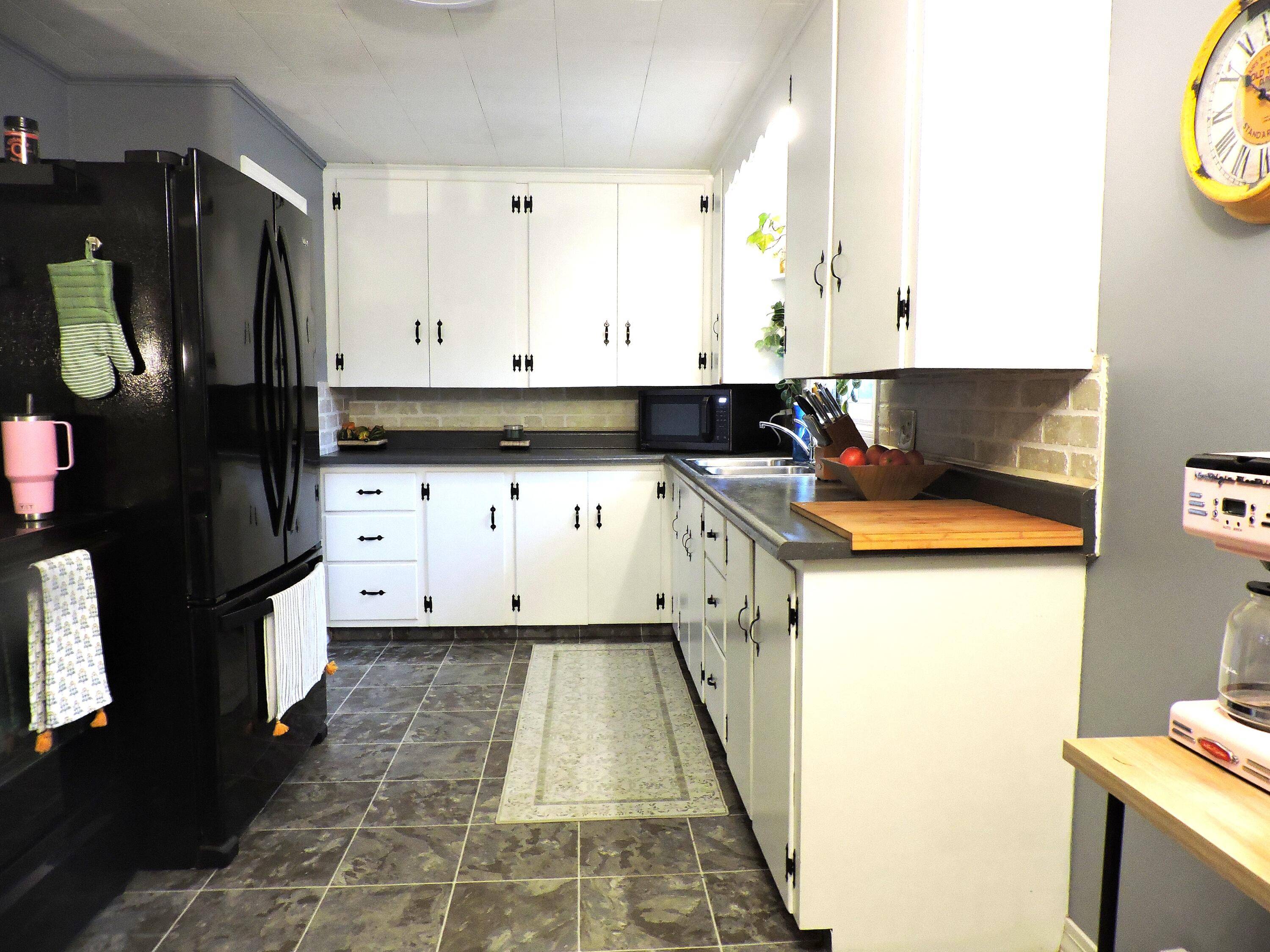 Norridgewock, ME 04957,21 Airport RD