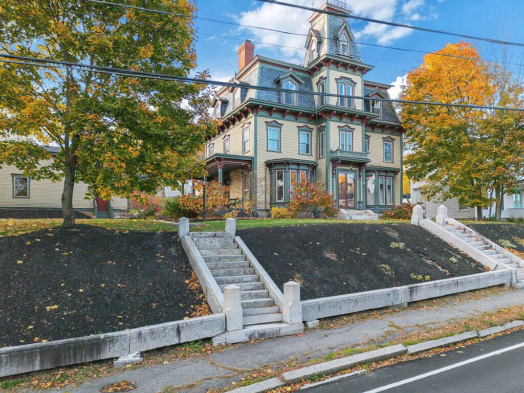 Hallowell, ME 04347,15 Middle ST #3