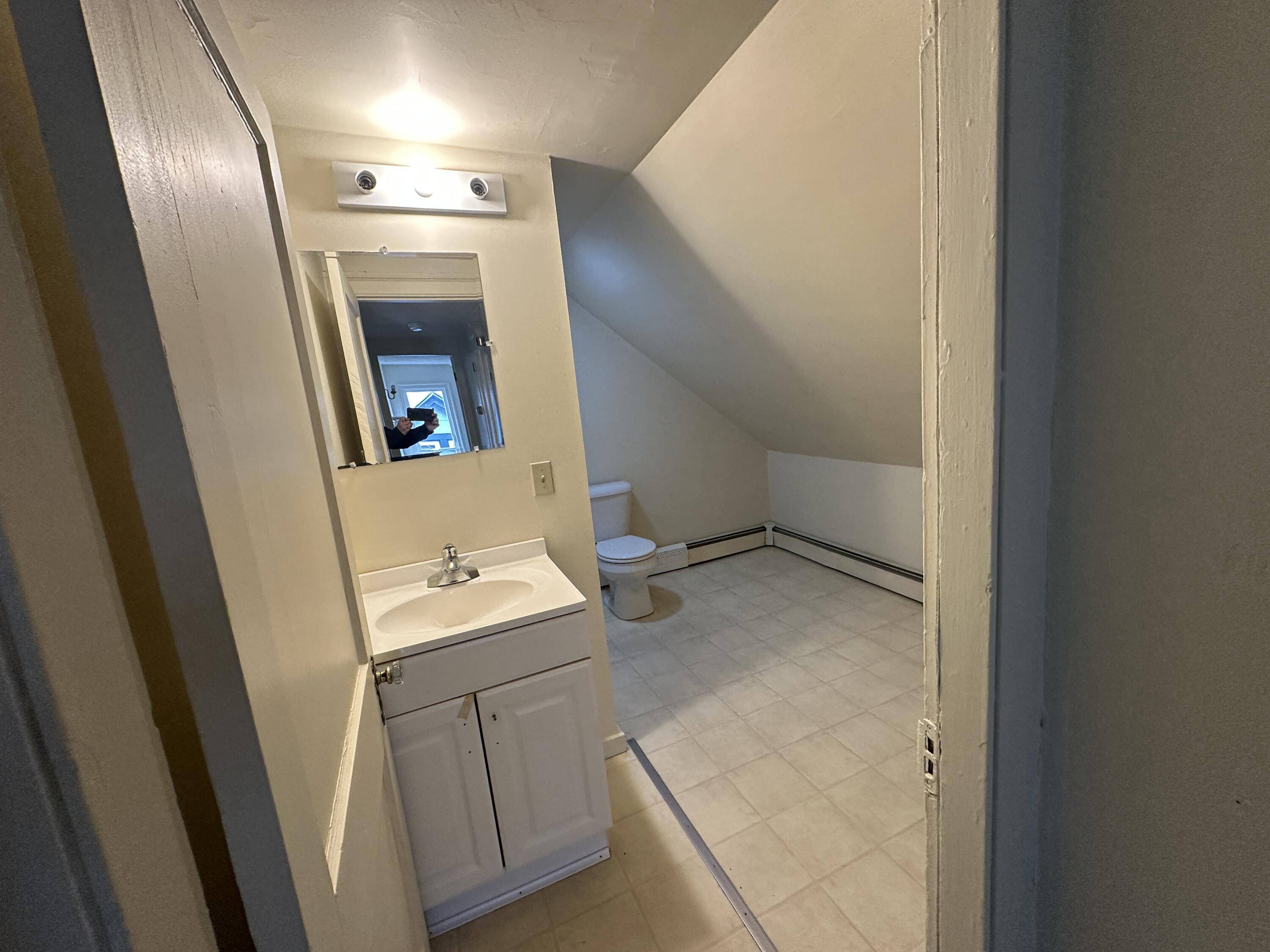 Sanford, ME 04083,14 Pleasant ST