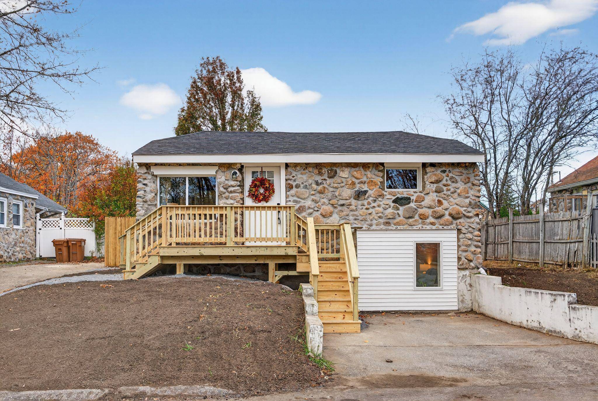 Saco, ME 04072,22 James ST