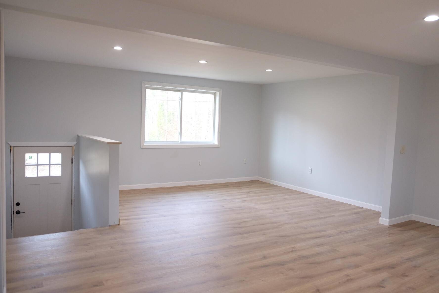 Windham, ME 04062,8 Staples LN