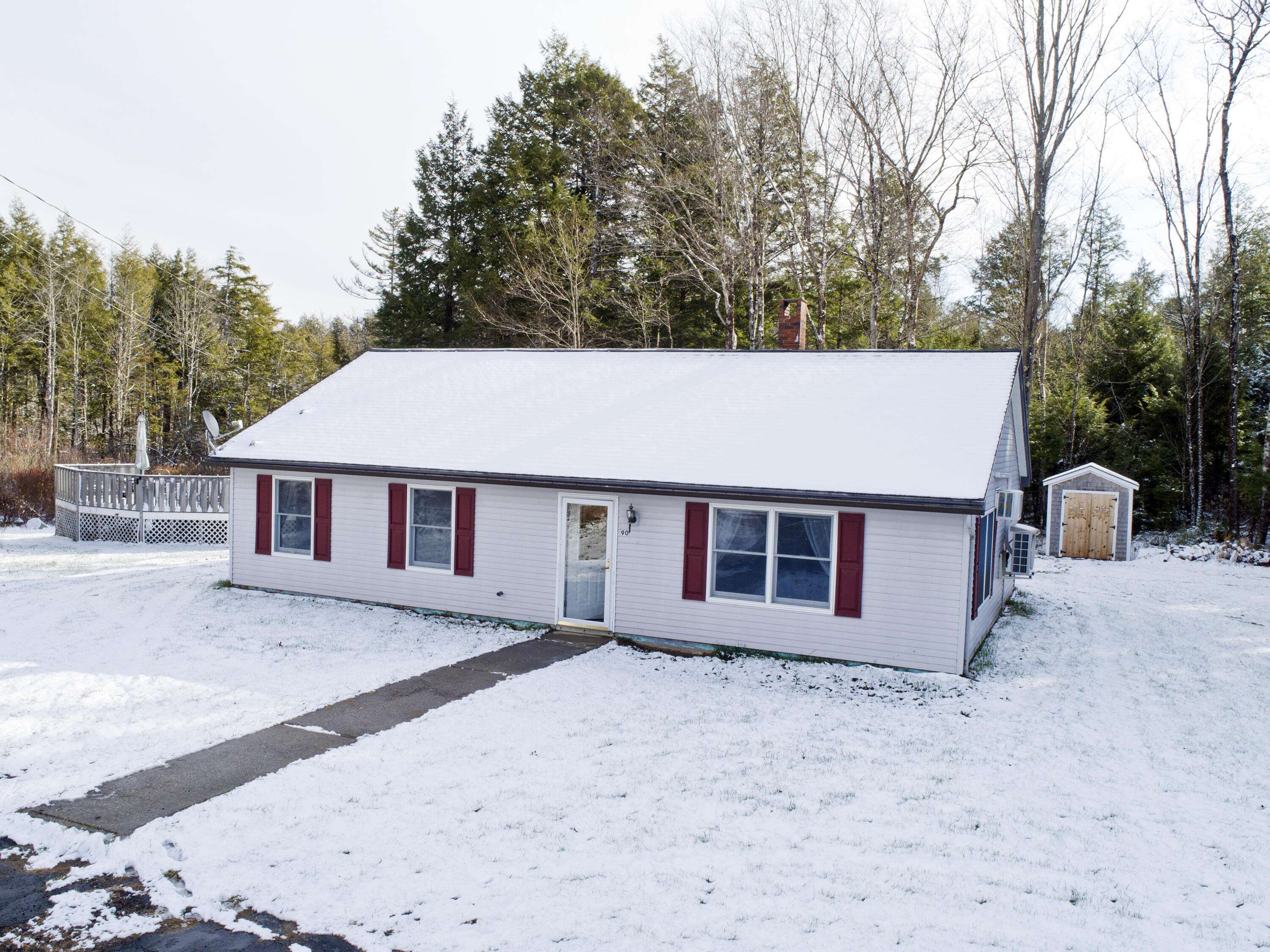 Whitefield, ME 04353,90 Gardiner RD