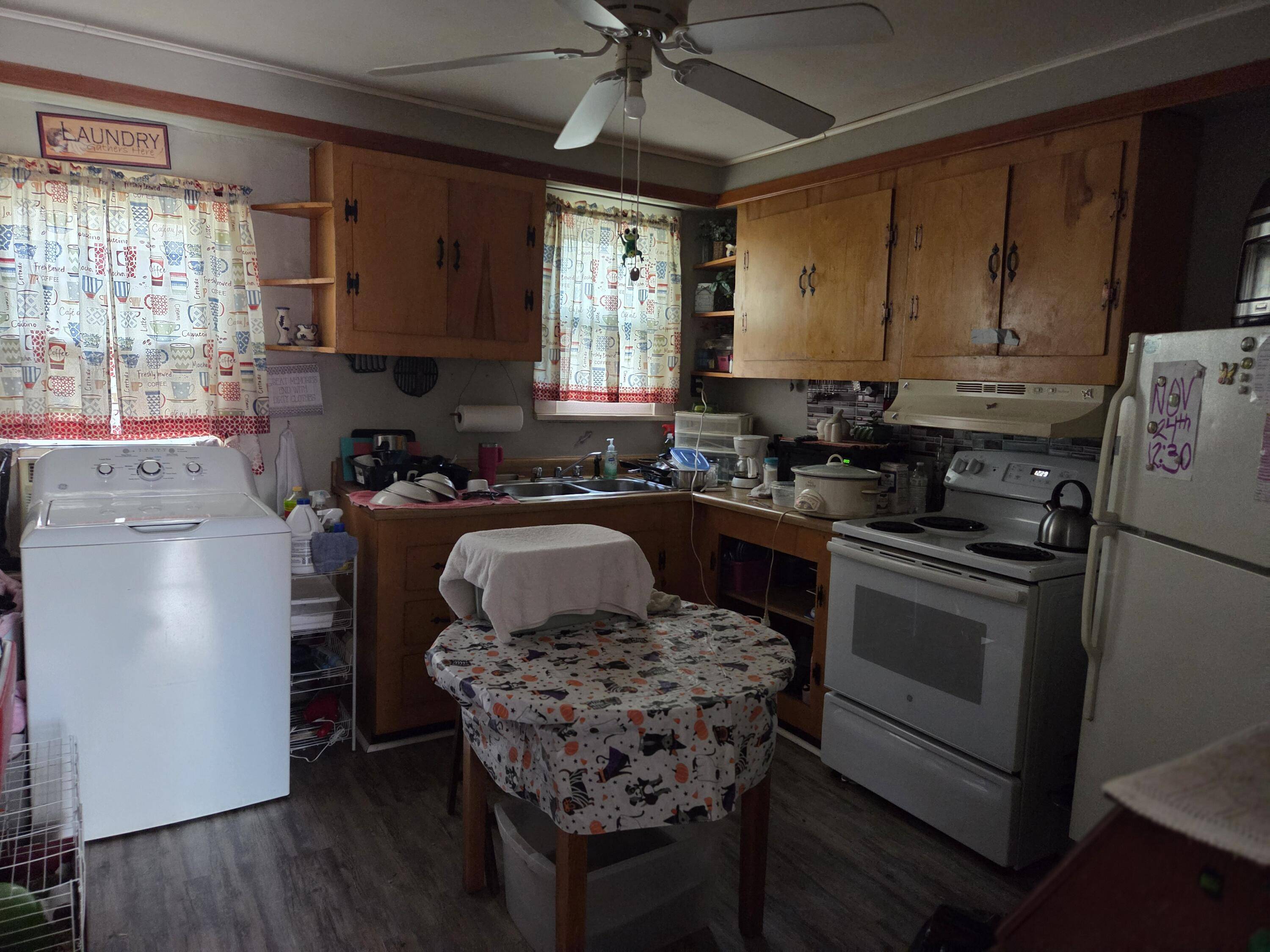 Millinocket, ME 04462,72 East TER