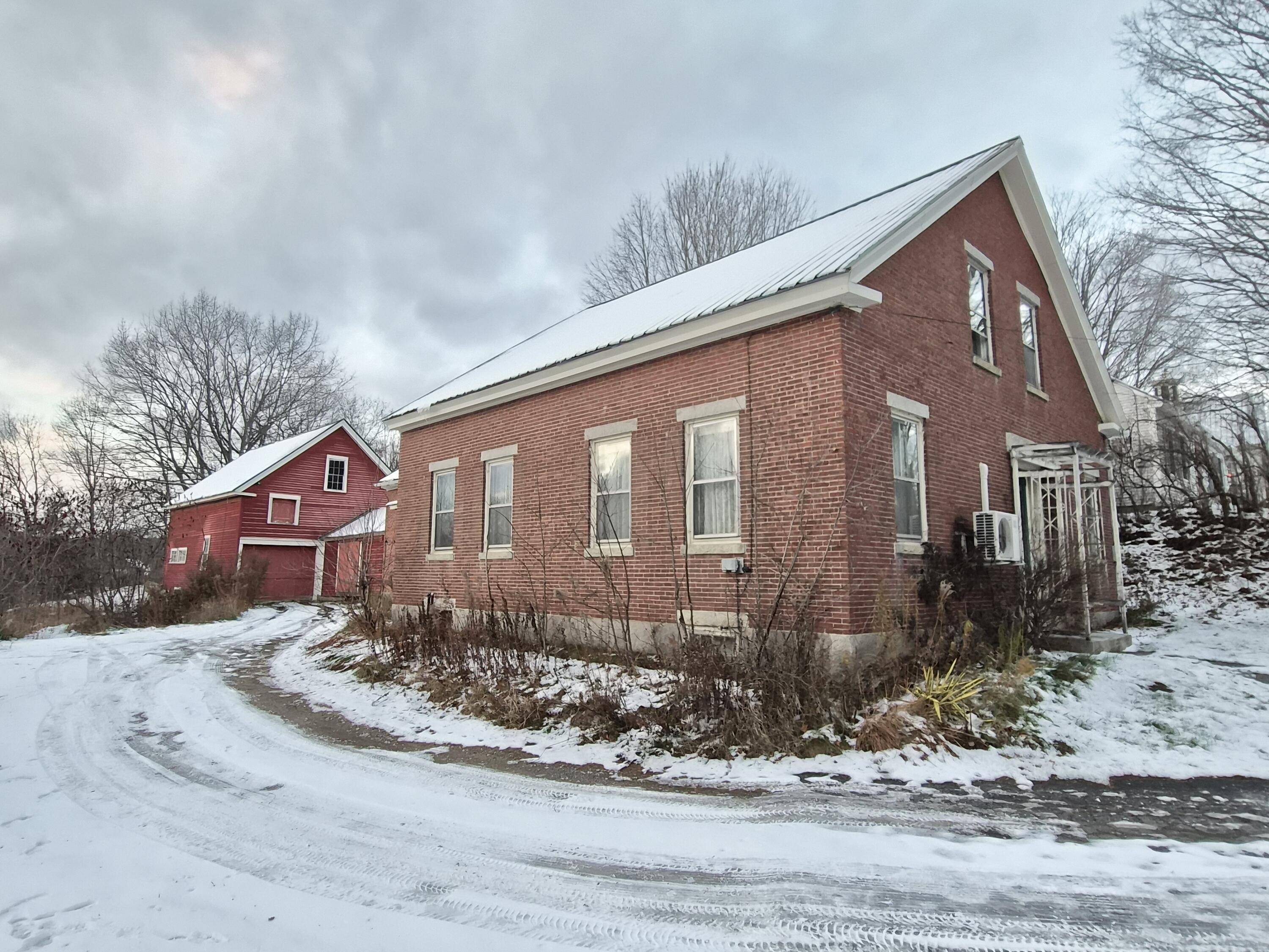 New Sharon, ME 04955,55 Cape Cod Hill RD