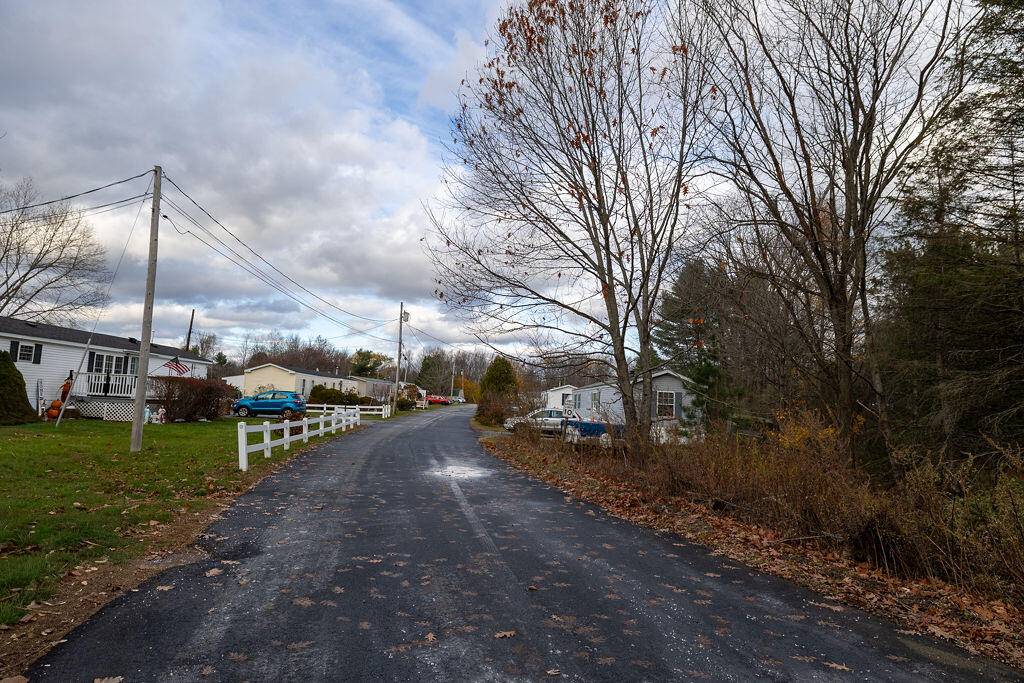 Farmingdale, ME 04344,6-38 Stevens LN