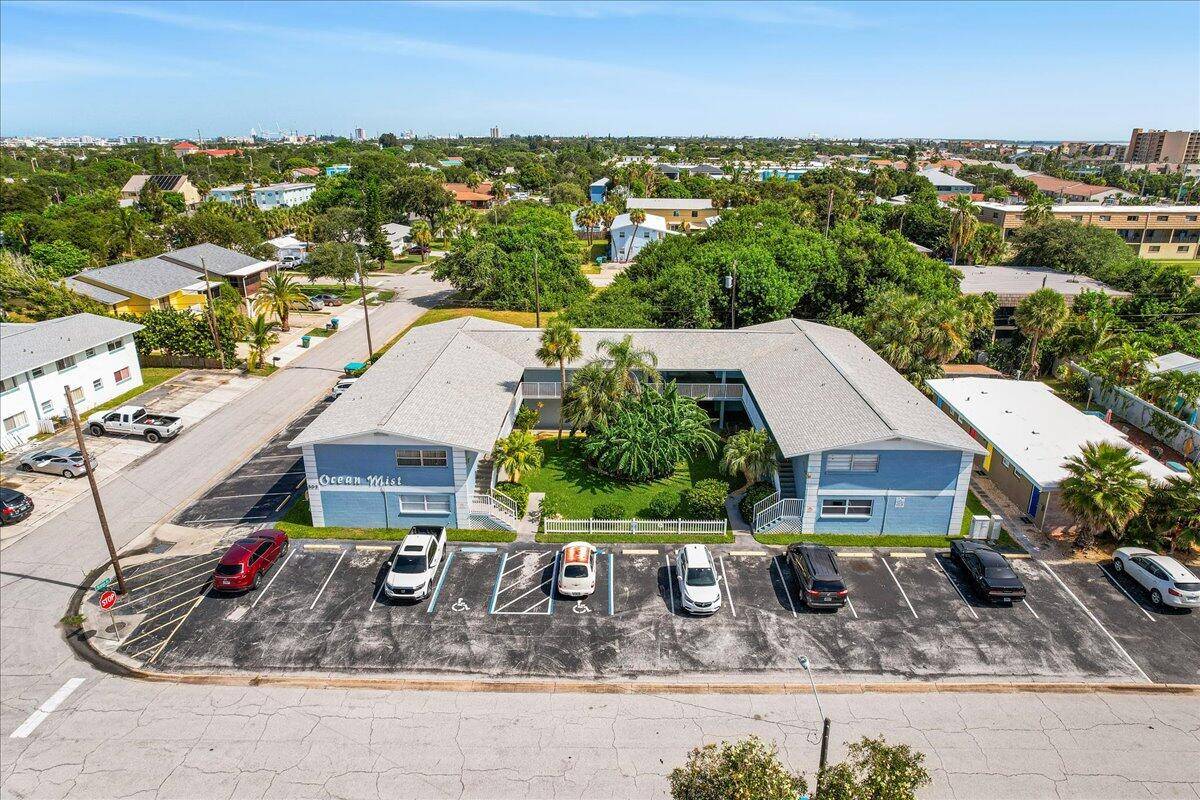 Cape Canaveral, FL 32920,302 Lincoln AVE #13