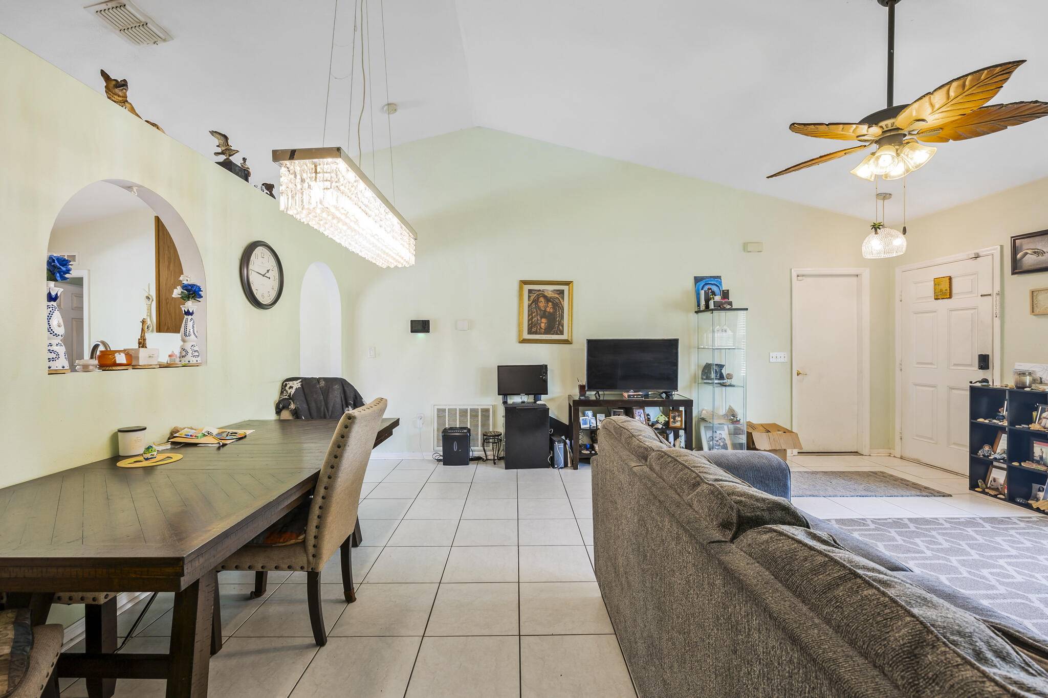Palm Bay, FL 32909,179 Decordre RD SE