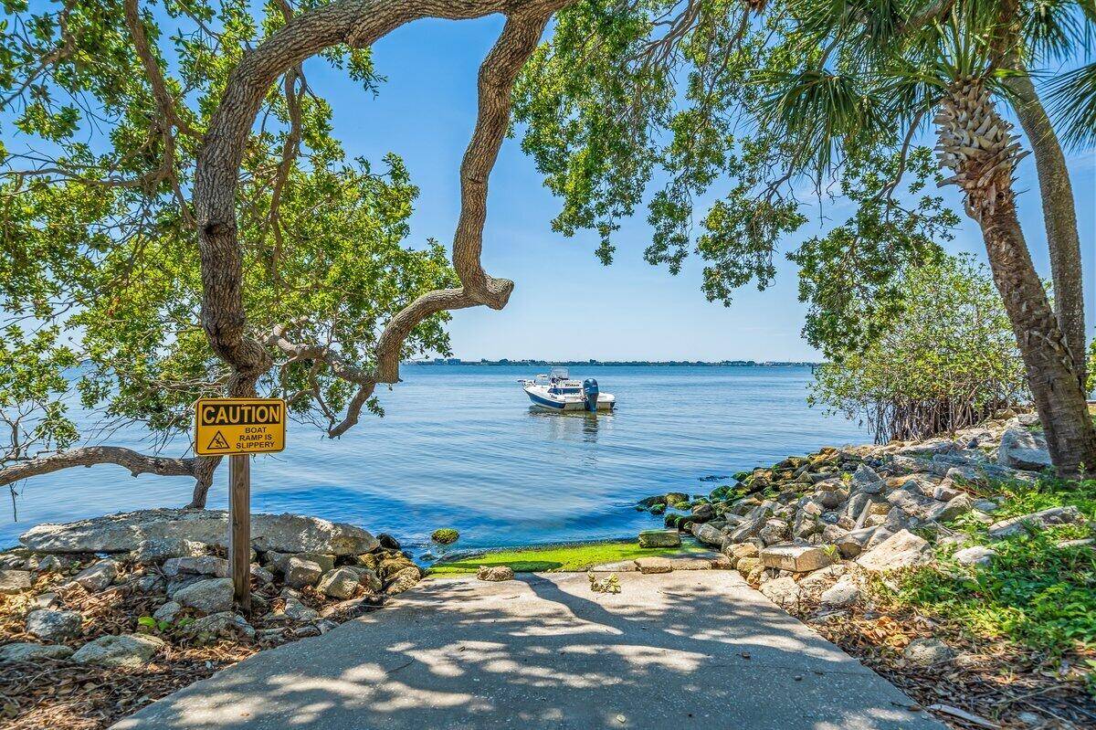 Melbourne Beach, FL 32951,3335 Wind Surf