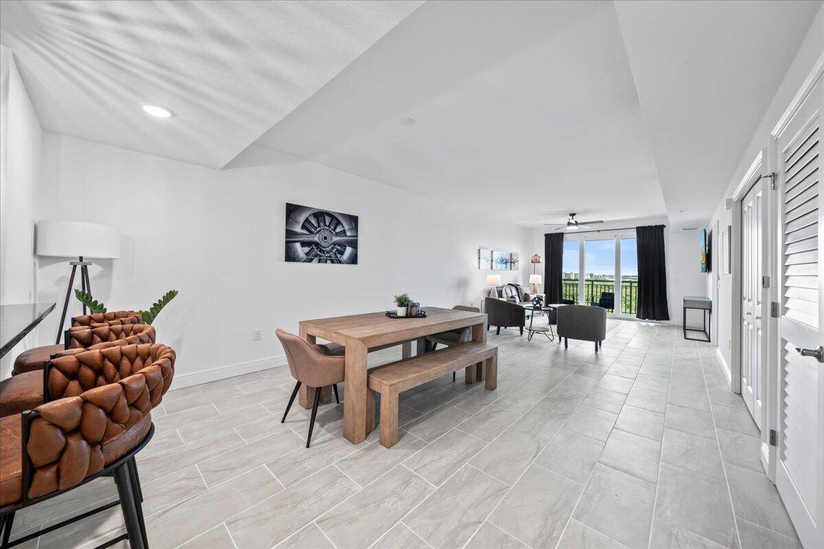 Merritt Island, FL 32952,735 Pilot LN #611