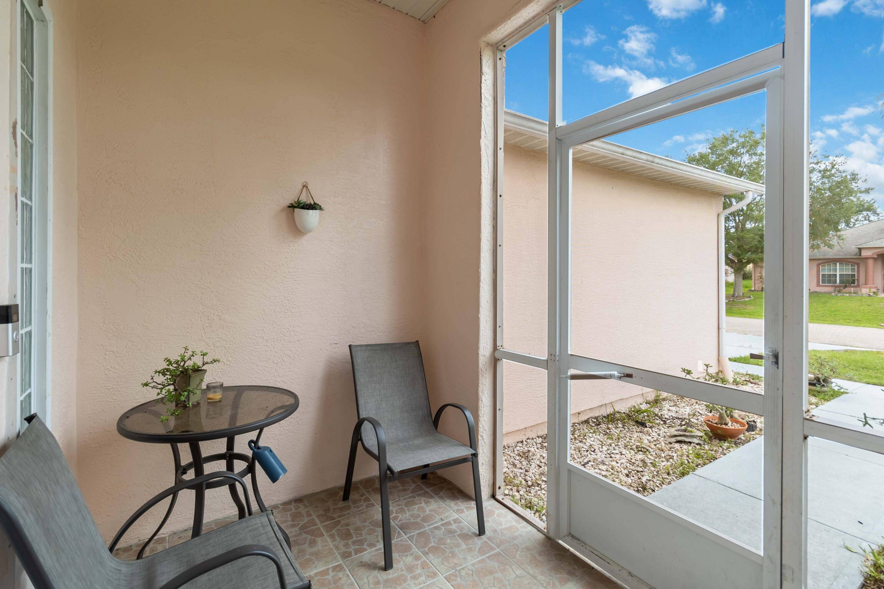 Palm Bay, FL 32907,1632 Cains AVE NW