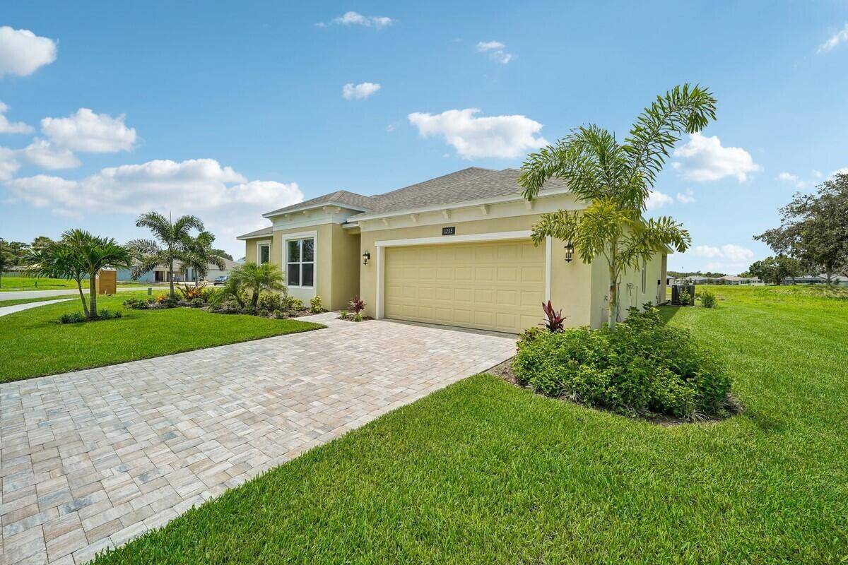 Palm Bay, FL 32905,1233 Killian DR NE