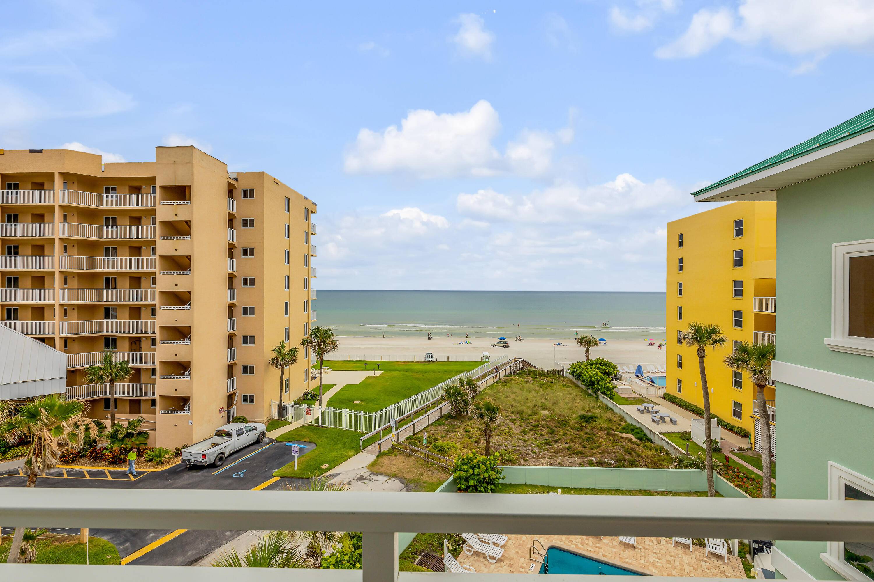 New Smyrna Beach, FL 32169,423 S Atlantic AVE #301