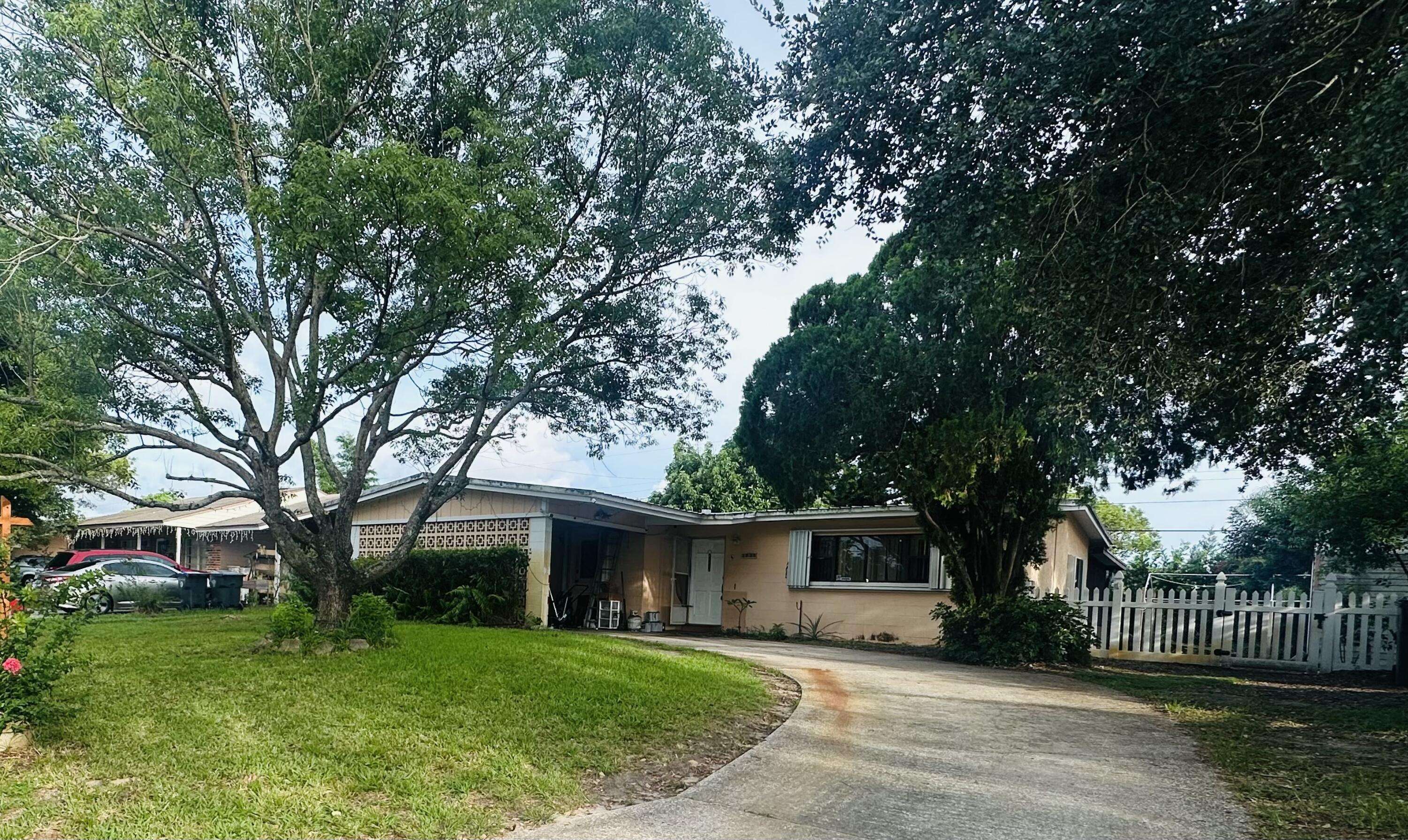 Titusville, FL 32780,1635 Thoreau ST