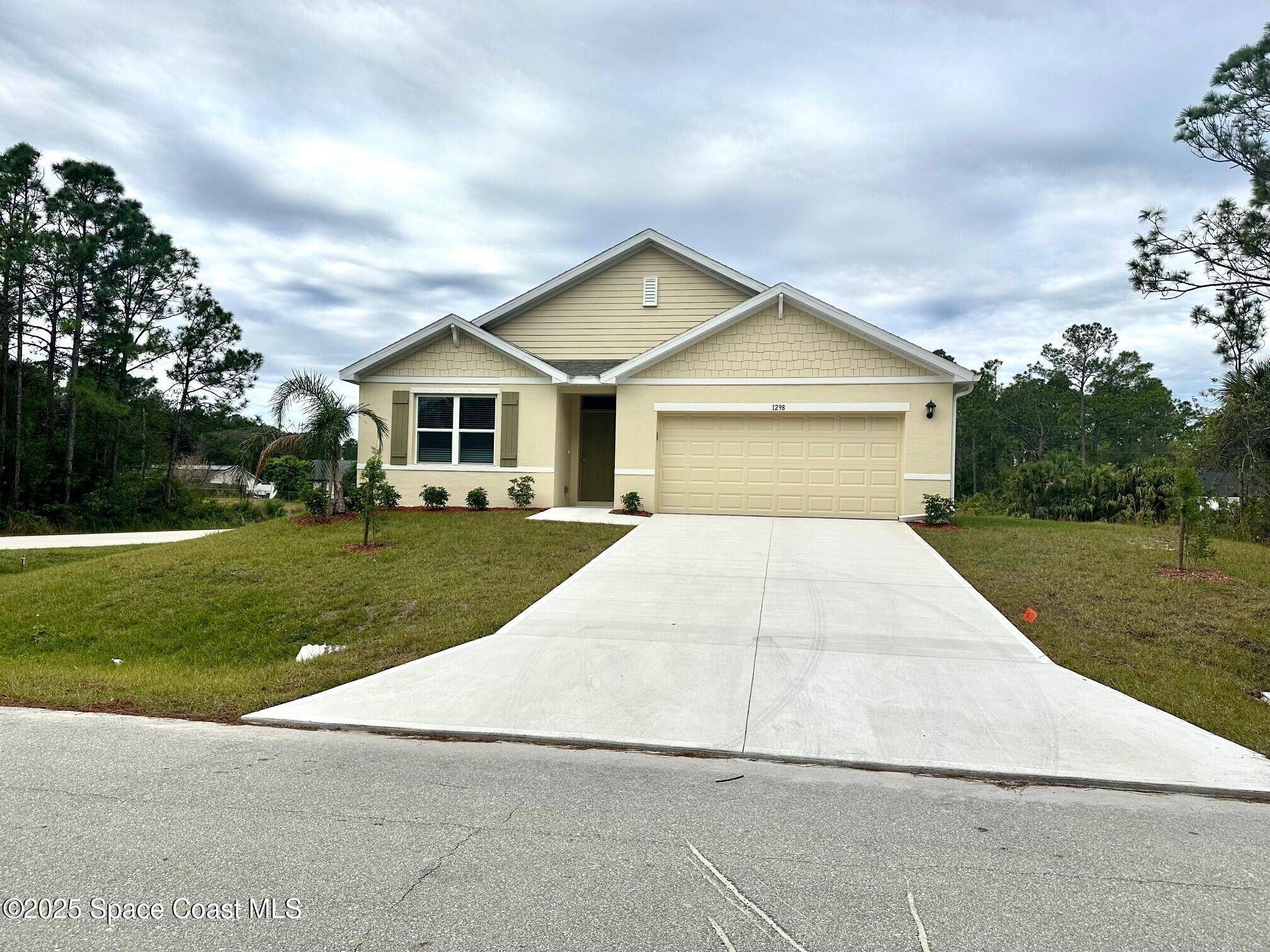 Palm Bay, FL 32908,1298 Amelia AVE SW