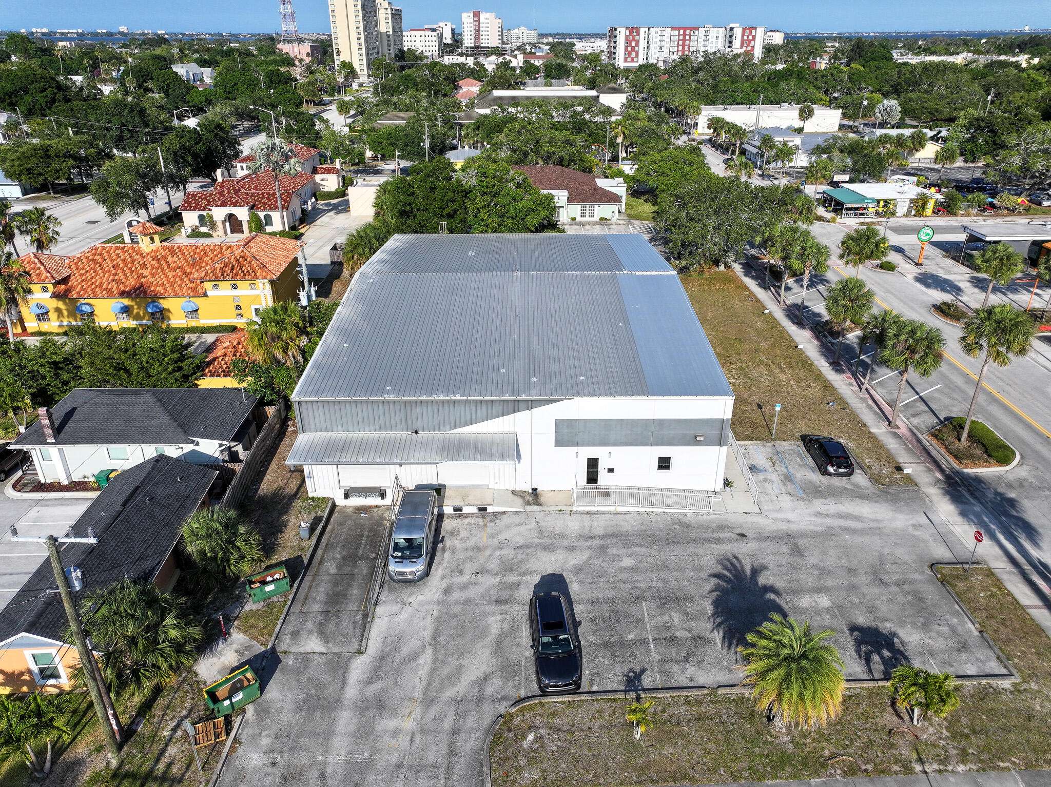 Melbourne, FL 32901,404 E E New Haven