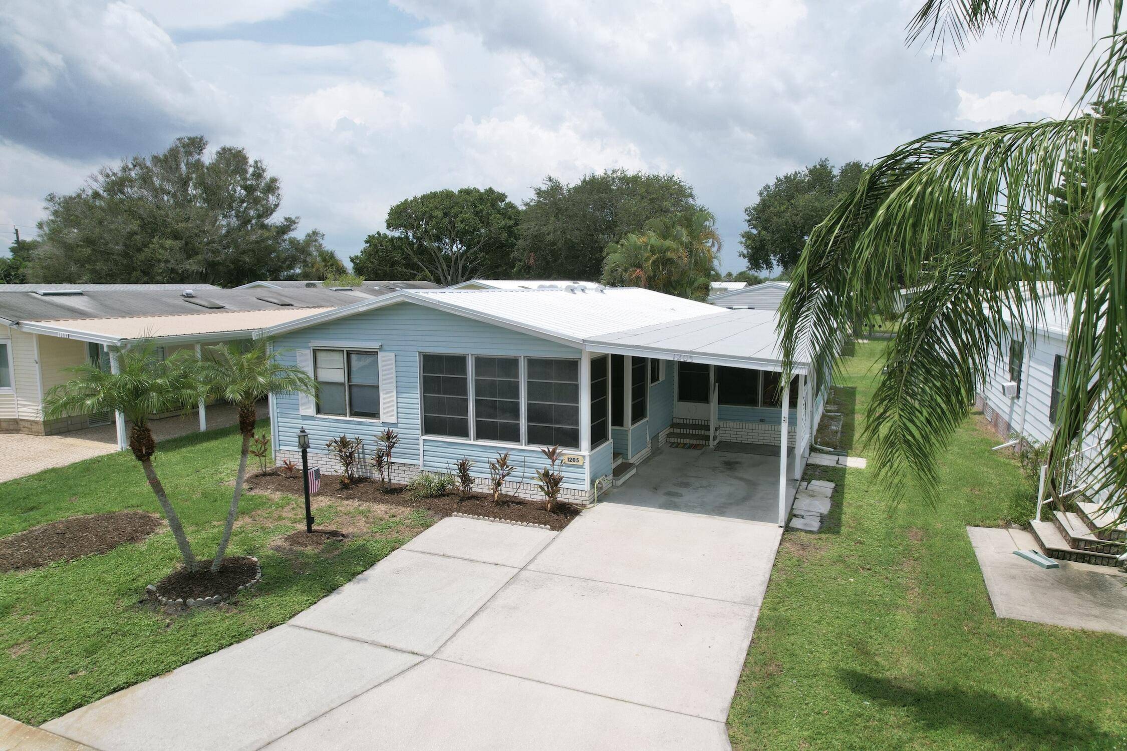 Barefoot Bay, FL 32976,1205 Iriquois DR