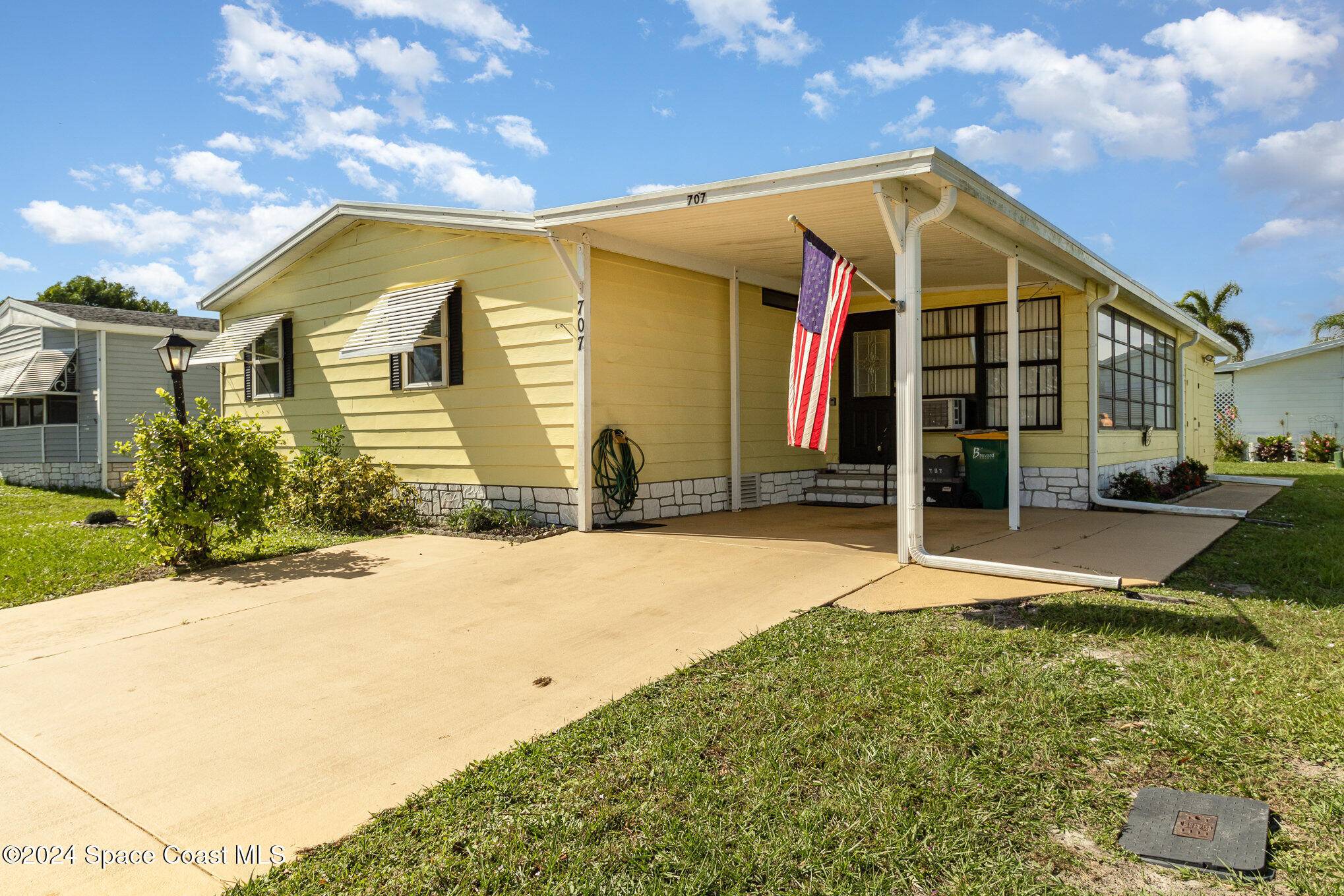 Barefoot Bay, FL 32976,707 Oleander CIR