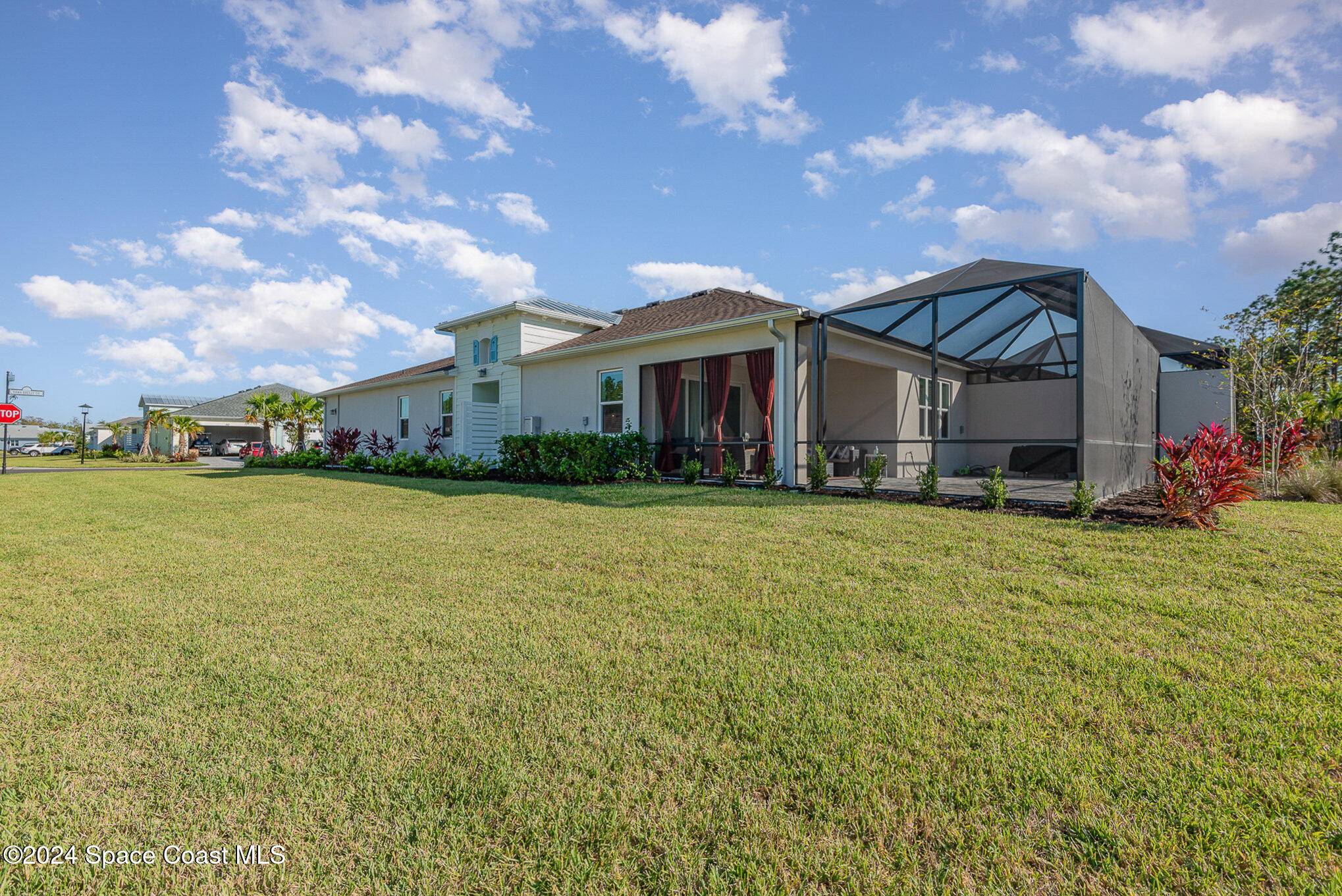 Daytona Beach, FL 32124,913 Bama Breeze DR