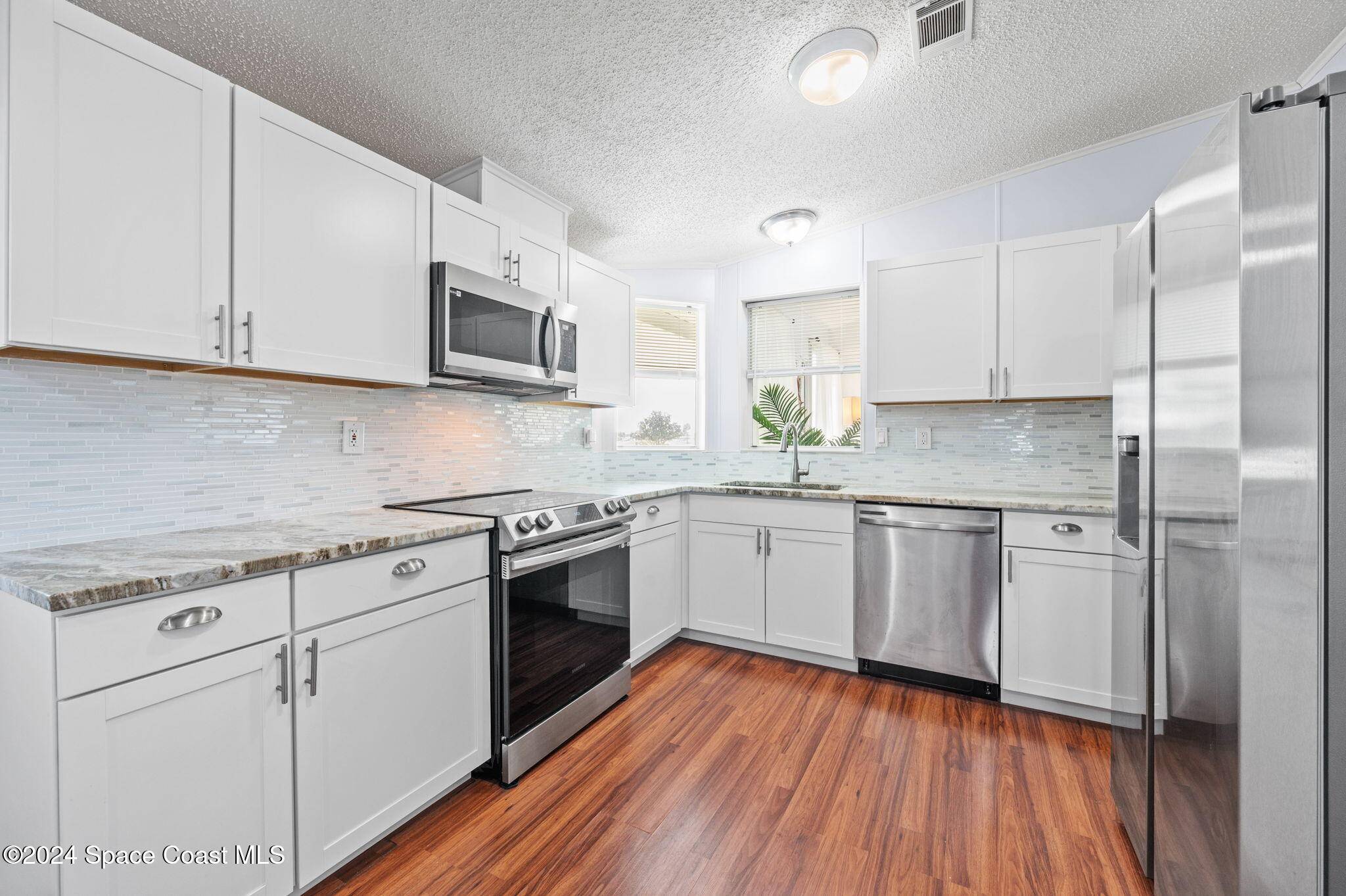 Barefoot Bay, FL 32976,1039 Royal Palm DR